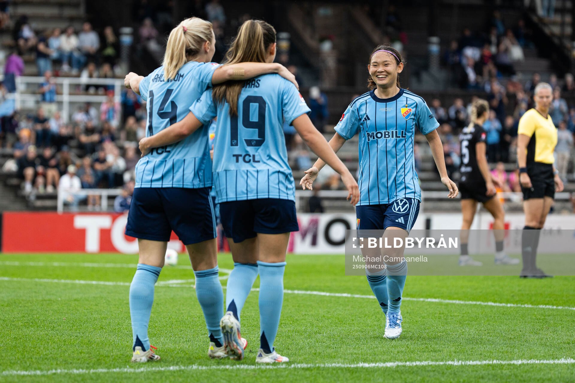 Djurgårdens Mimmi Larsson jublar