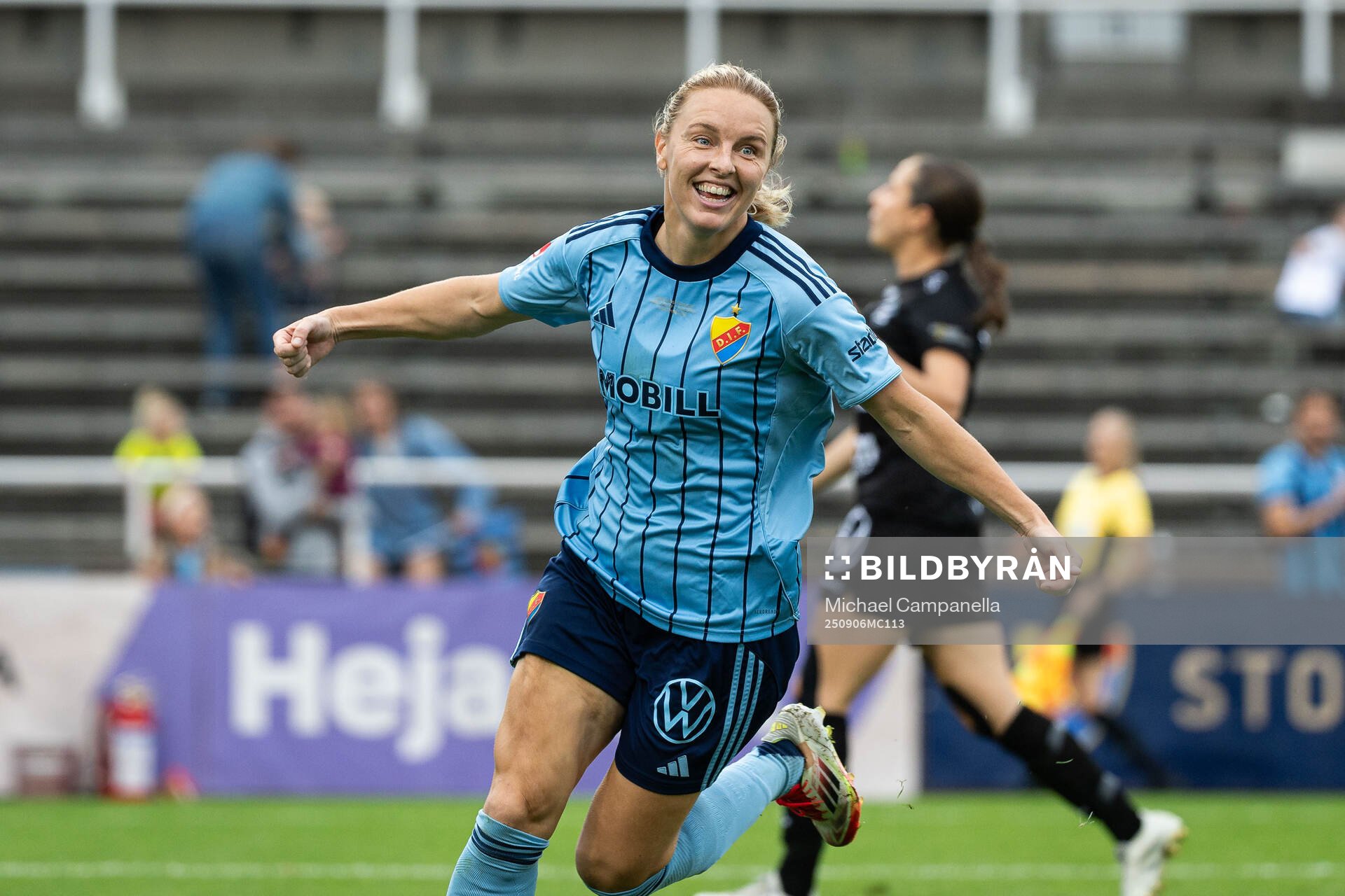 Djurgårdens Mimmi Larsson jublar
