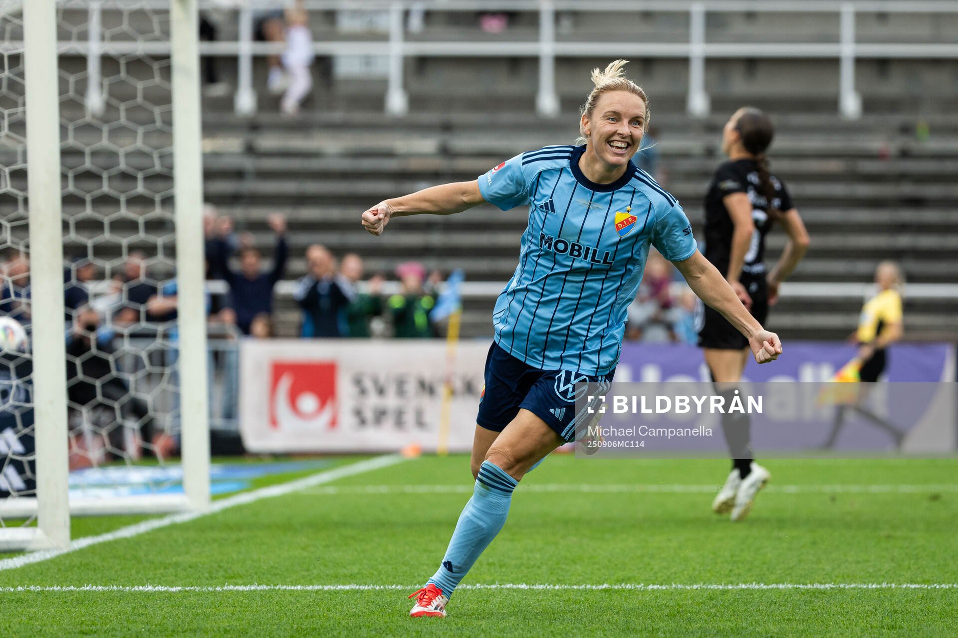 Djurgårdens Mimmi Larsson jublar
