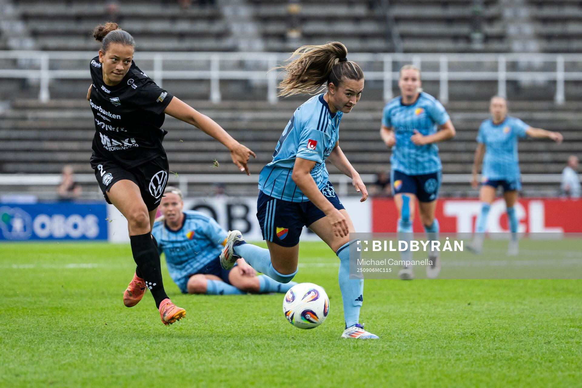 Alingsås Malva Larsson och Djurgårdens Lucia Duras