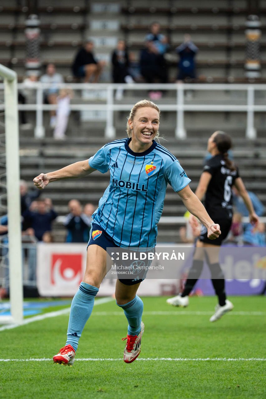 Djurgårdens Mimmi Larsson jublar