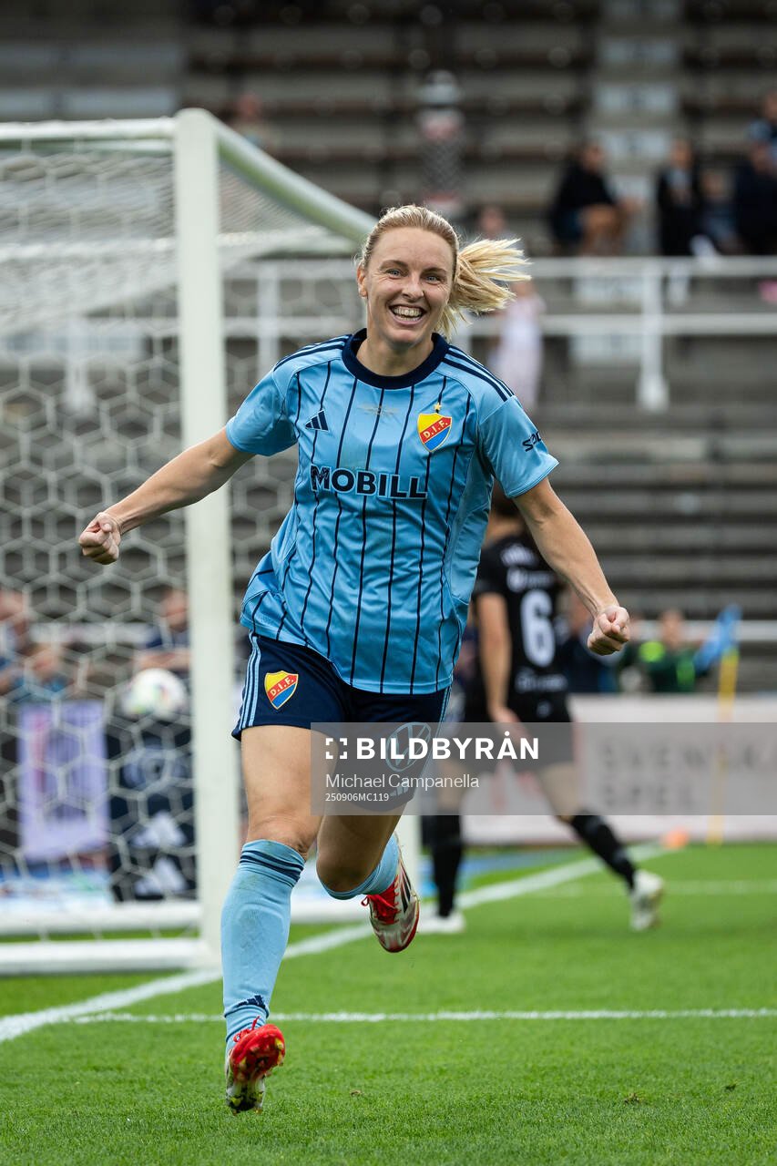 Djurgårdens Mimmi Larsson jublar