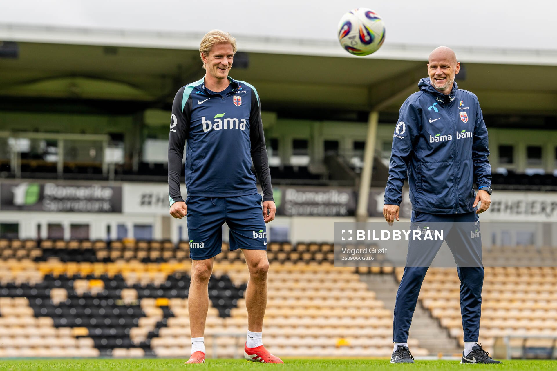 Morten Thorsby and Ståle Solbakken, head coach of the