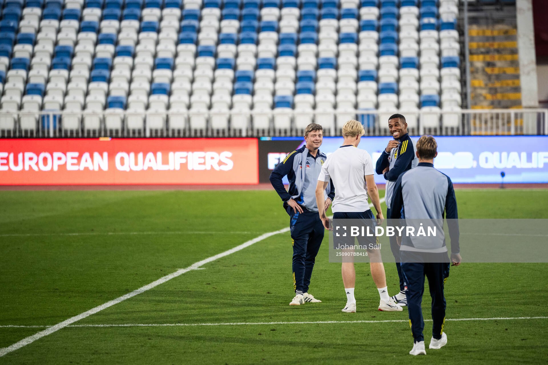 head coach Jon Dahl Tomasson, Lucas Bergvall, Anton