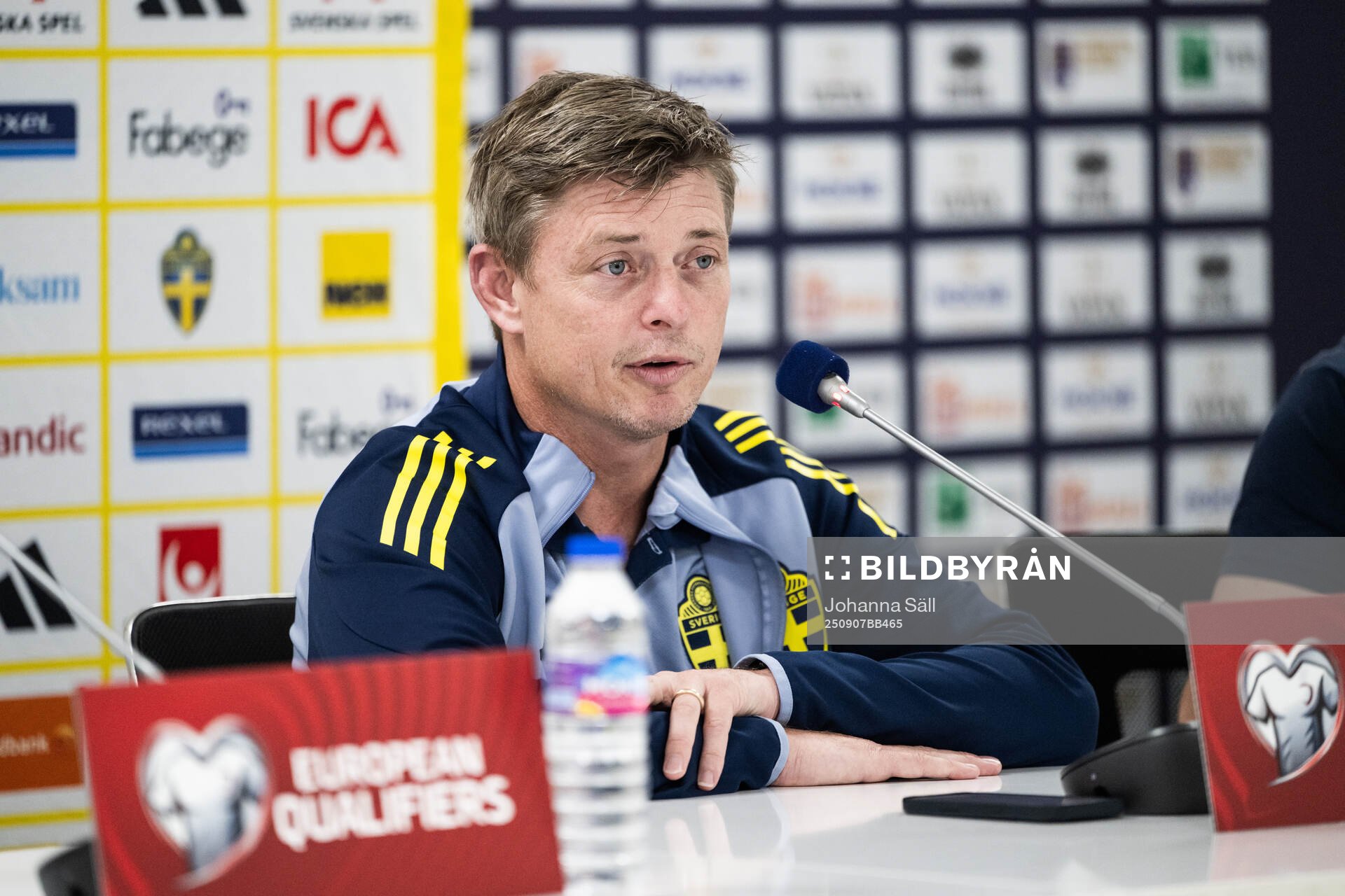 head coach Jon Dahl Tomasson of the Swedish national