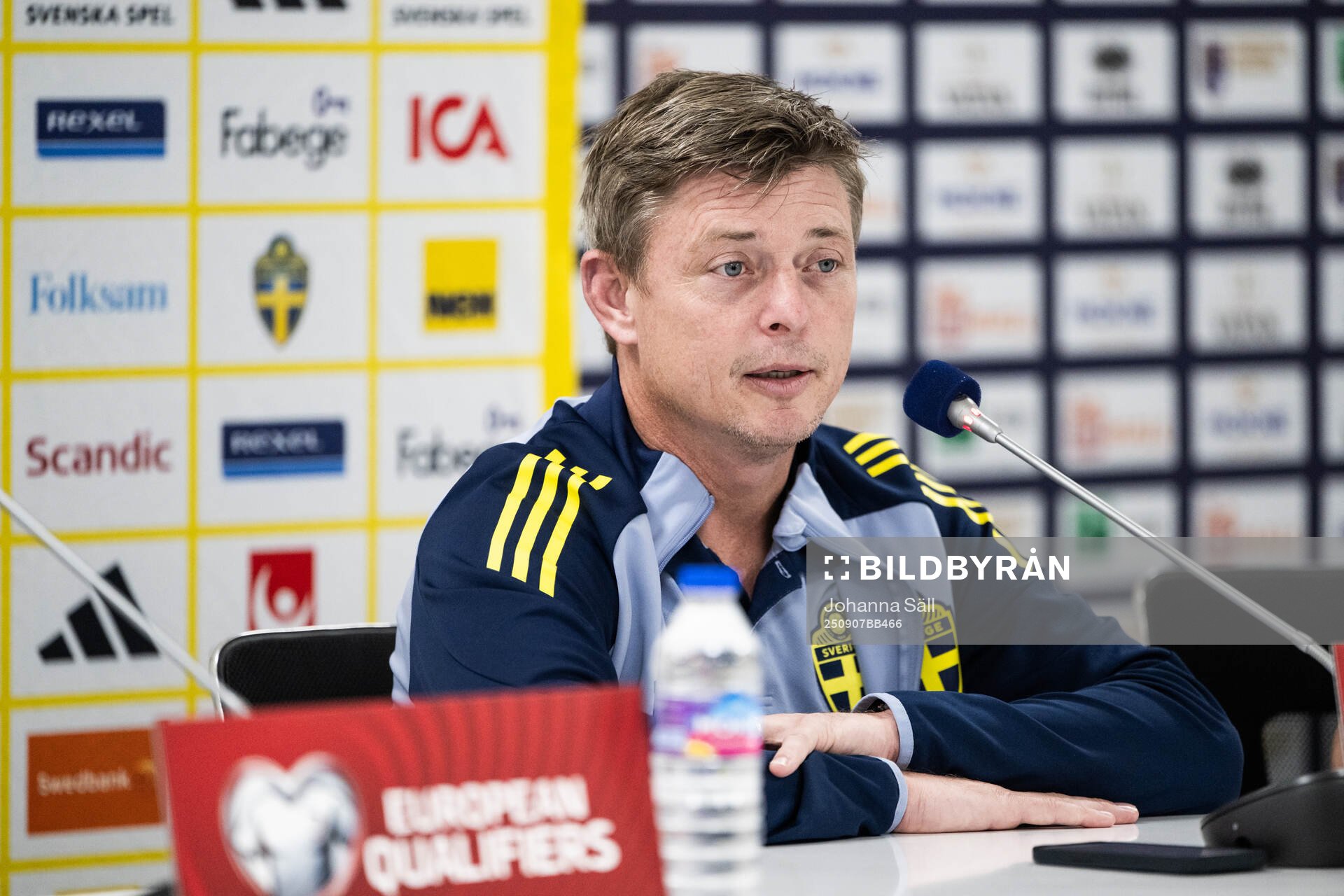head coach Jon Dahl Tomasson of the Swedish national