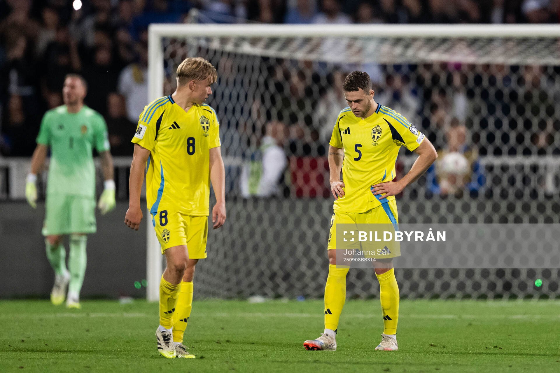 Daniel Svensson and Gabriel Gudmundsson of Sweden look