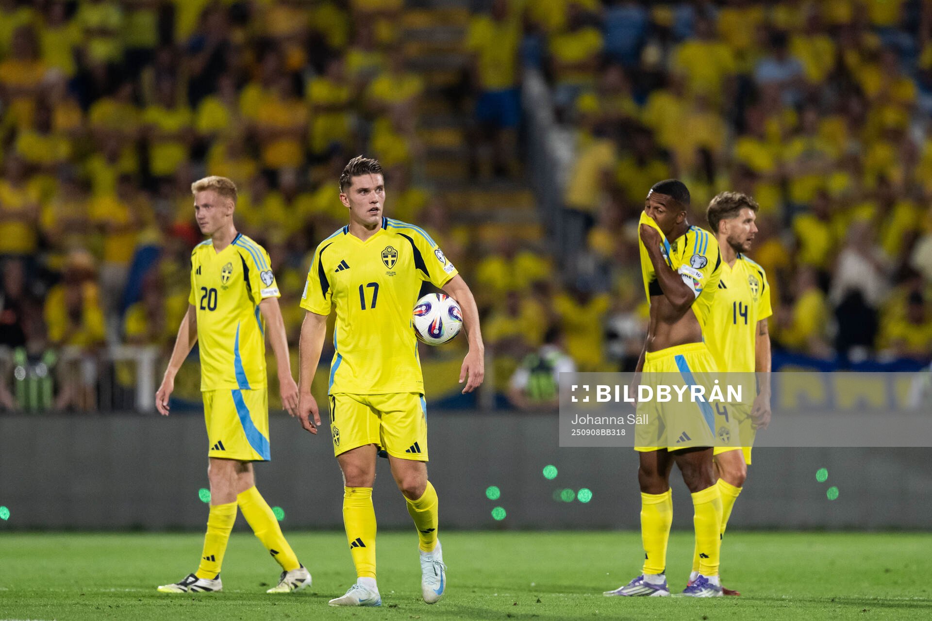 Hugo Larsson, Viktor Gyökeres, Isak Hien and Anton
