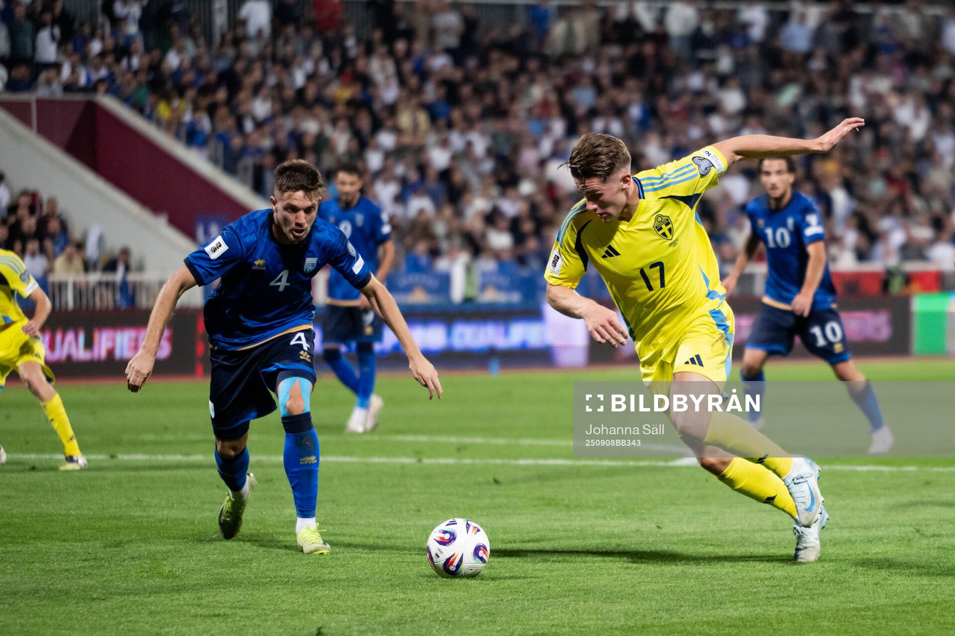 Ilir Krasniqi of Kosovo and Viktor Gyökeres of Sweden
