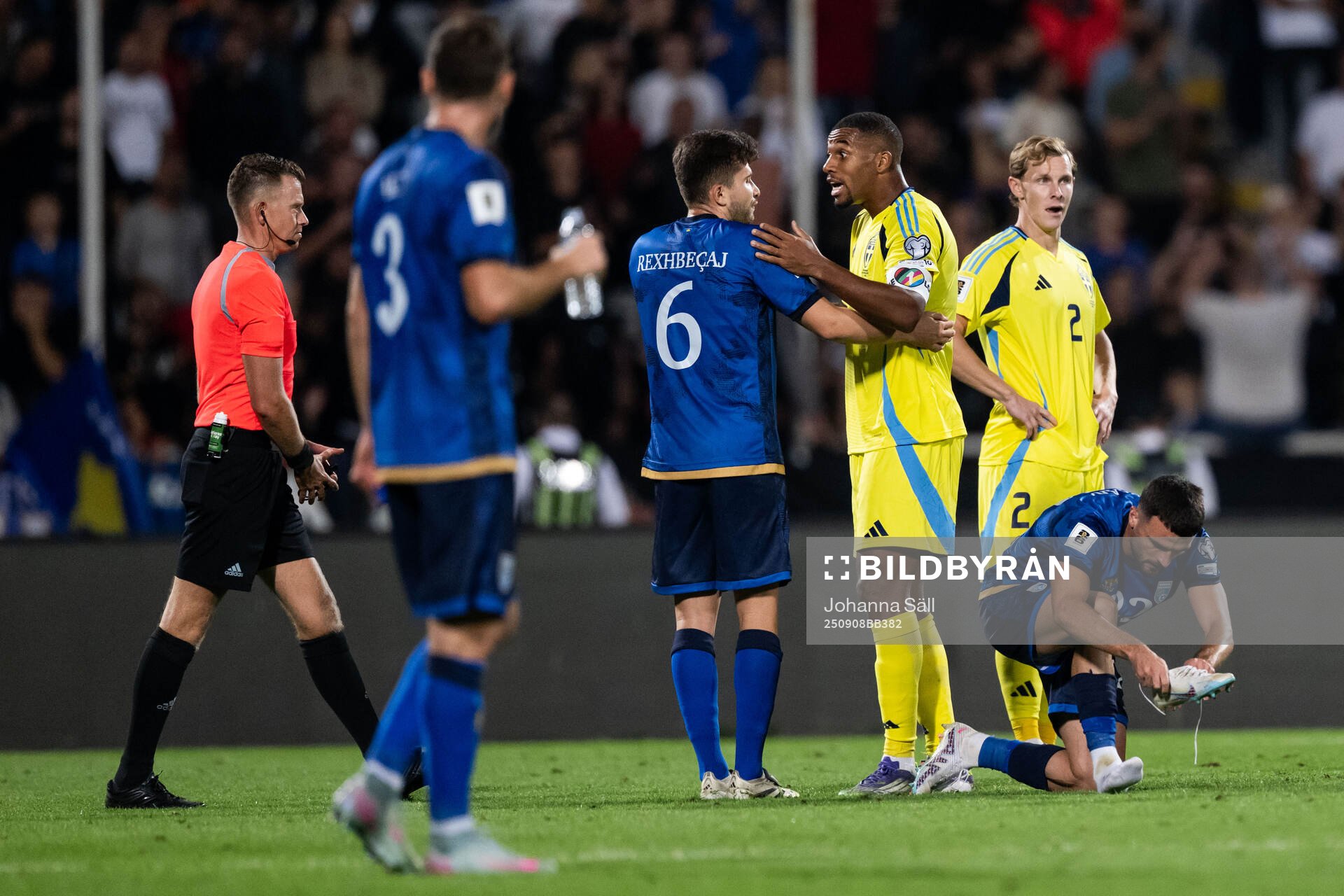Elvis Rexhbecaj of Kosovo and Isak Hien of Sweden