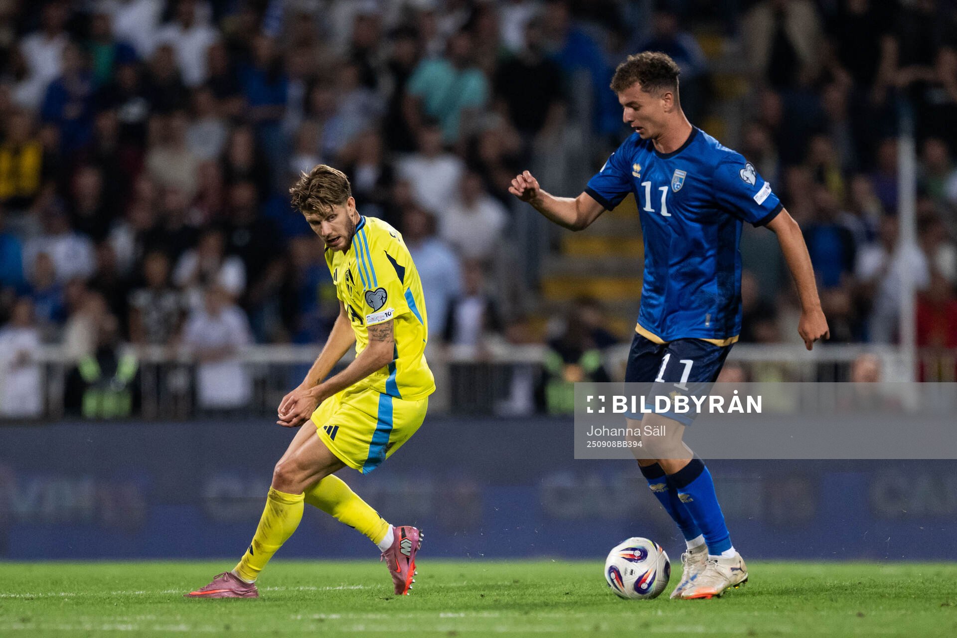 Anton Salétros of Sweden and Fisnik Asllani of Kosovo