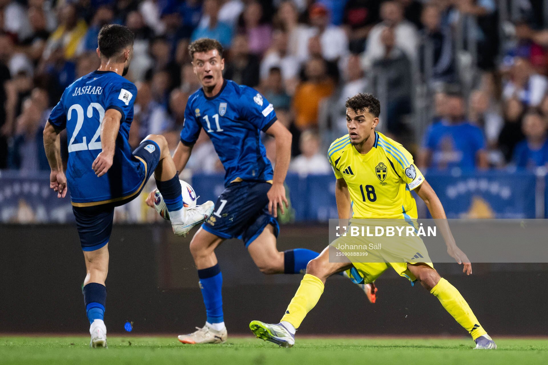 Muharrem Jashari and Fisnik Asllani of Kosovo against Yasin