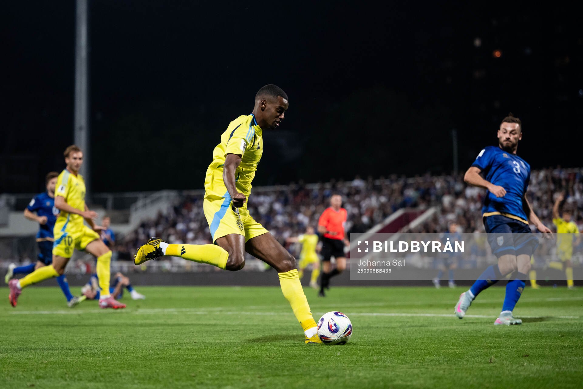 Alexander Isak of Sweden and Fidan Aliti of Kosovo