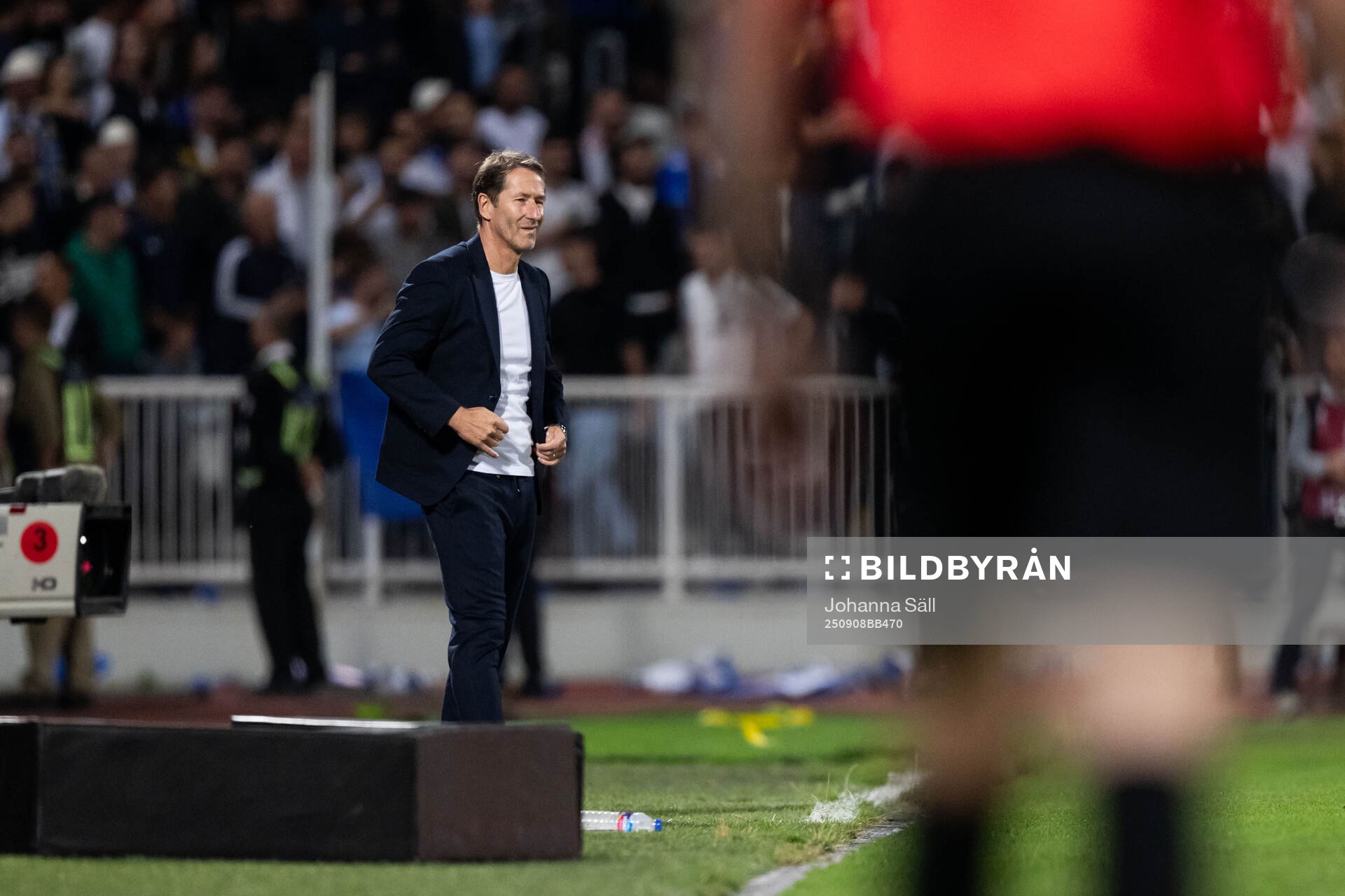 Head coach Franco Foda of Kosovo