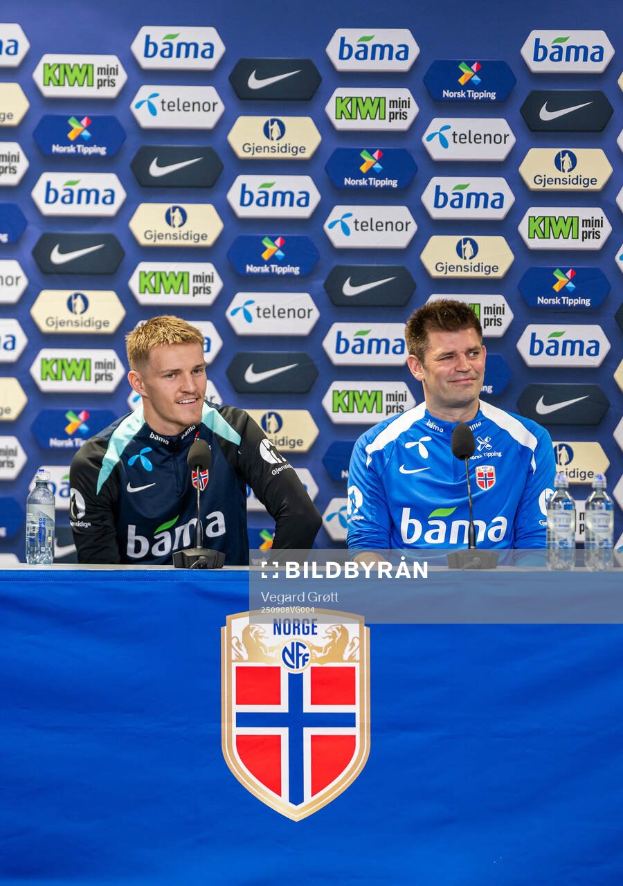 Martin Ødegaard and press officer Morten Morisbak