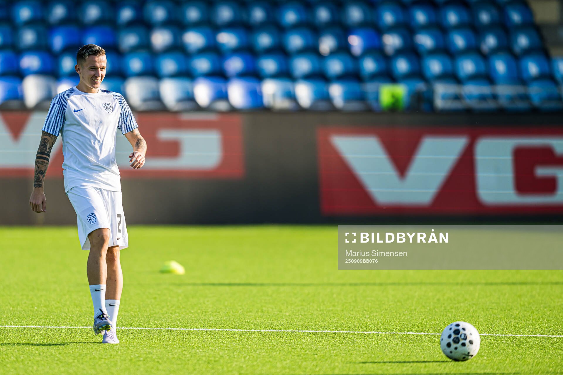Mitja Ilenič of Slovenia warms up