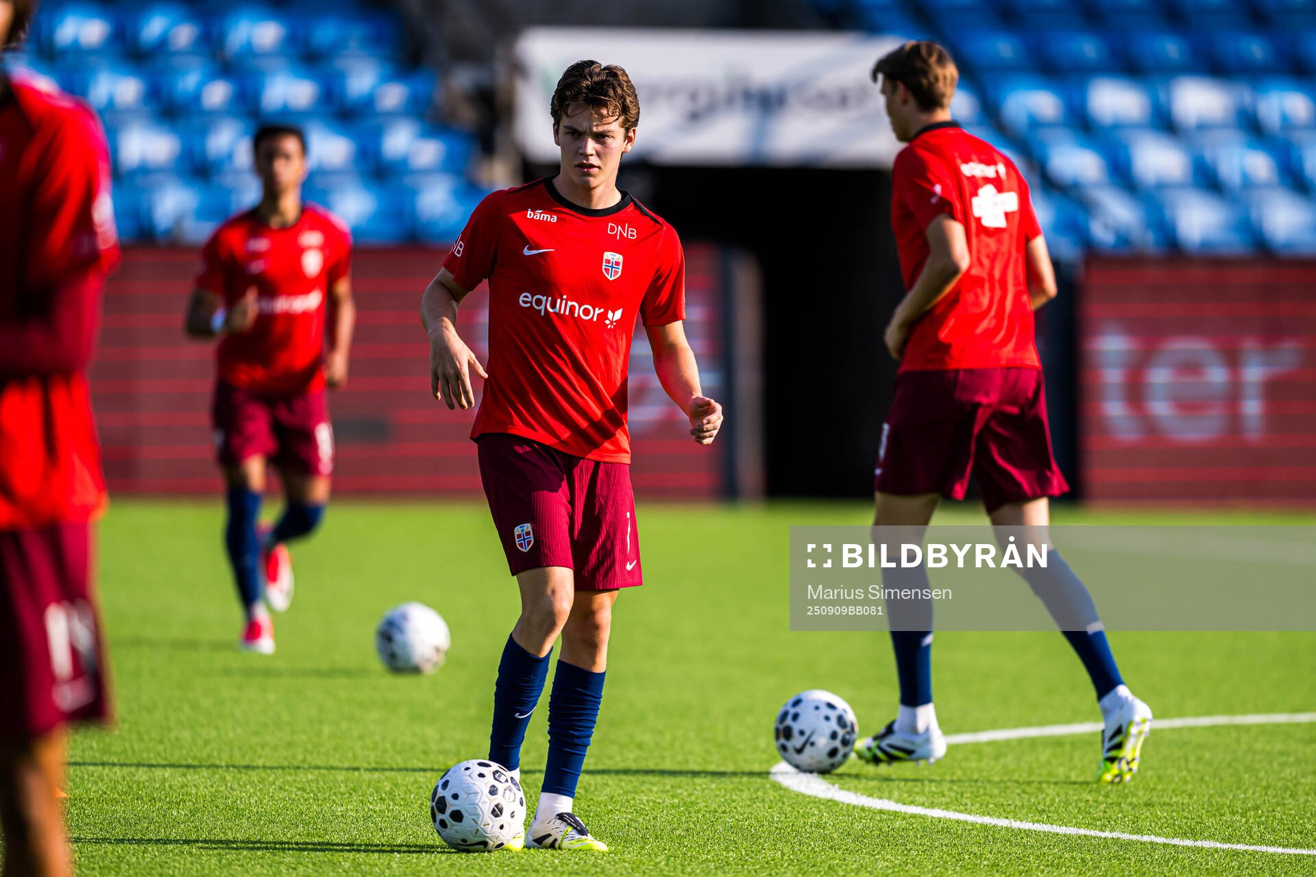 Sverre Halseth Nypan of Norway warms up