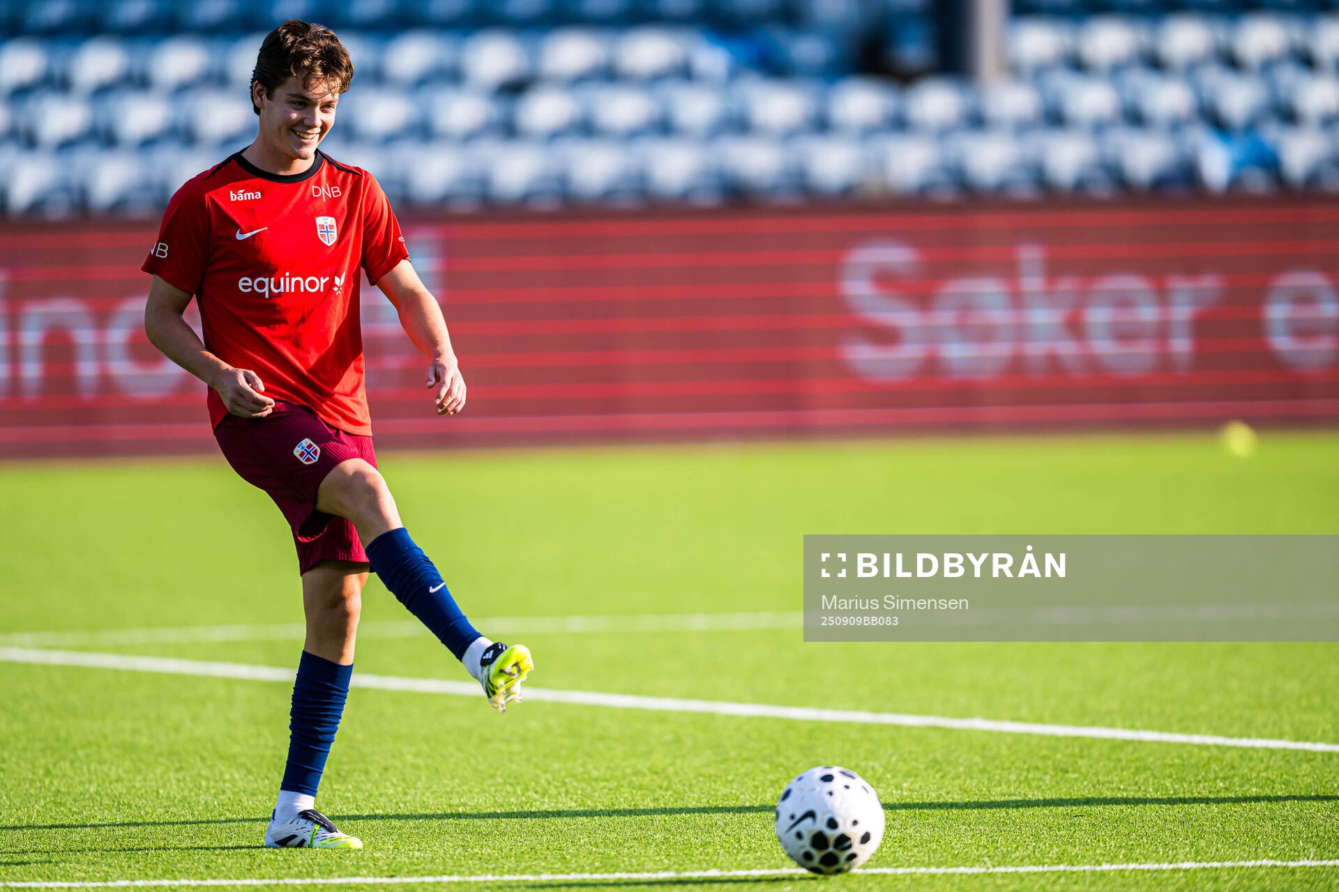 Sverre Halseth Nypan of Norway warms up