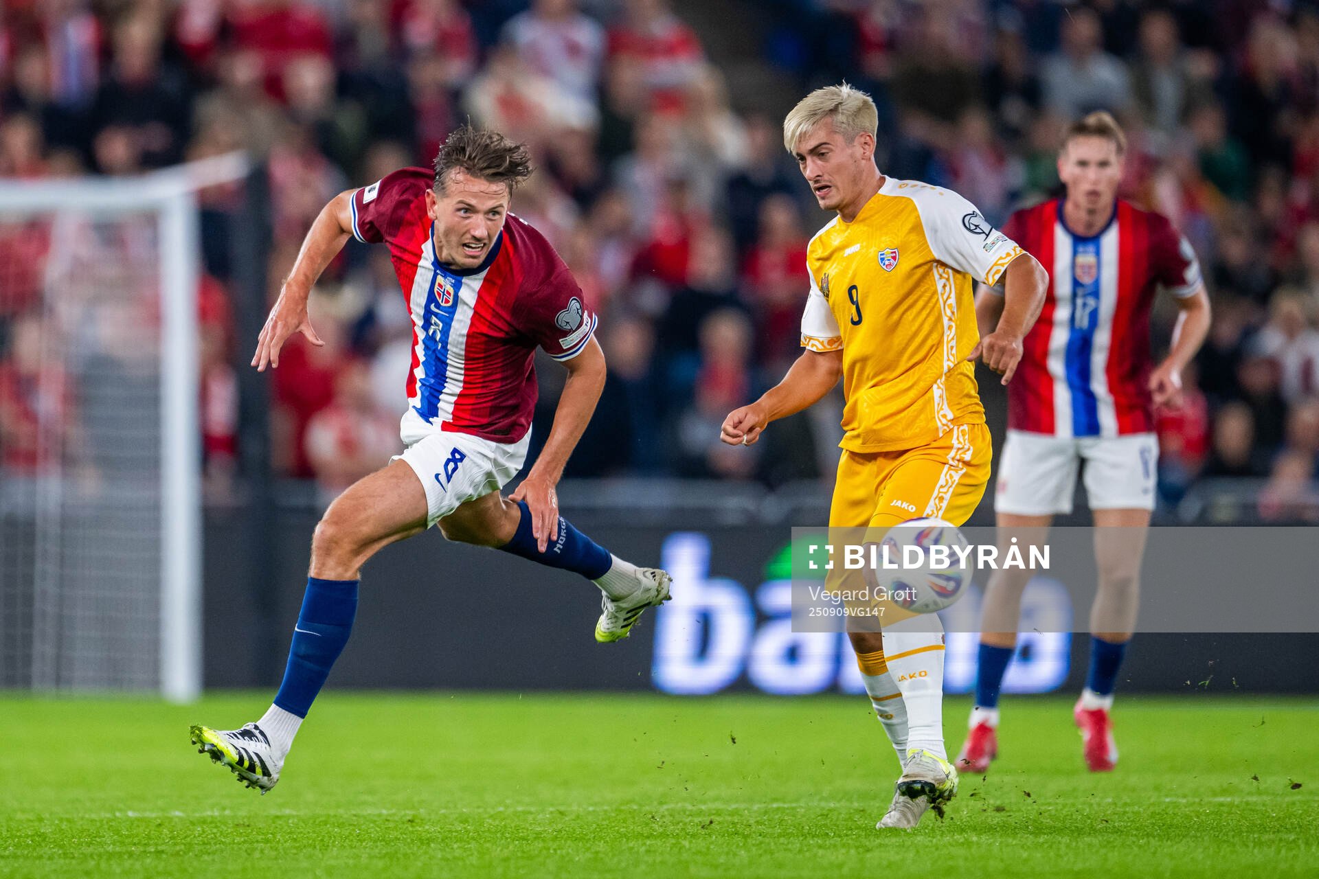 Sander Berge of Norway and Ion Nicolaescu of Moldova