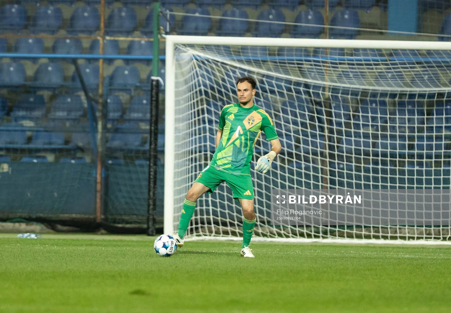 Goalkeeper Elis Bishesari of Sweden