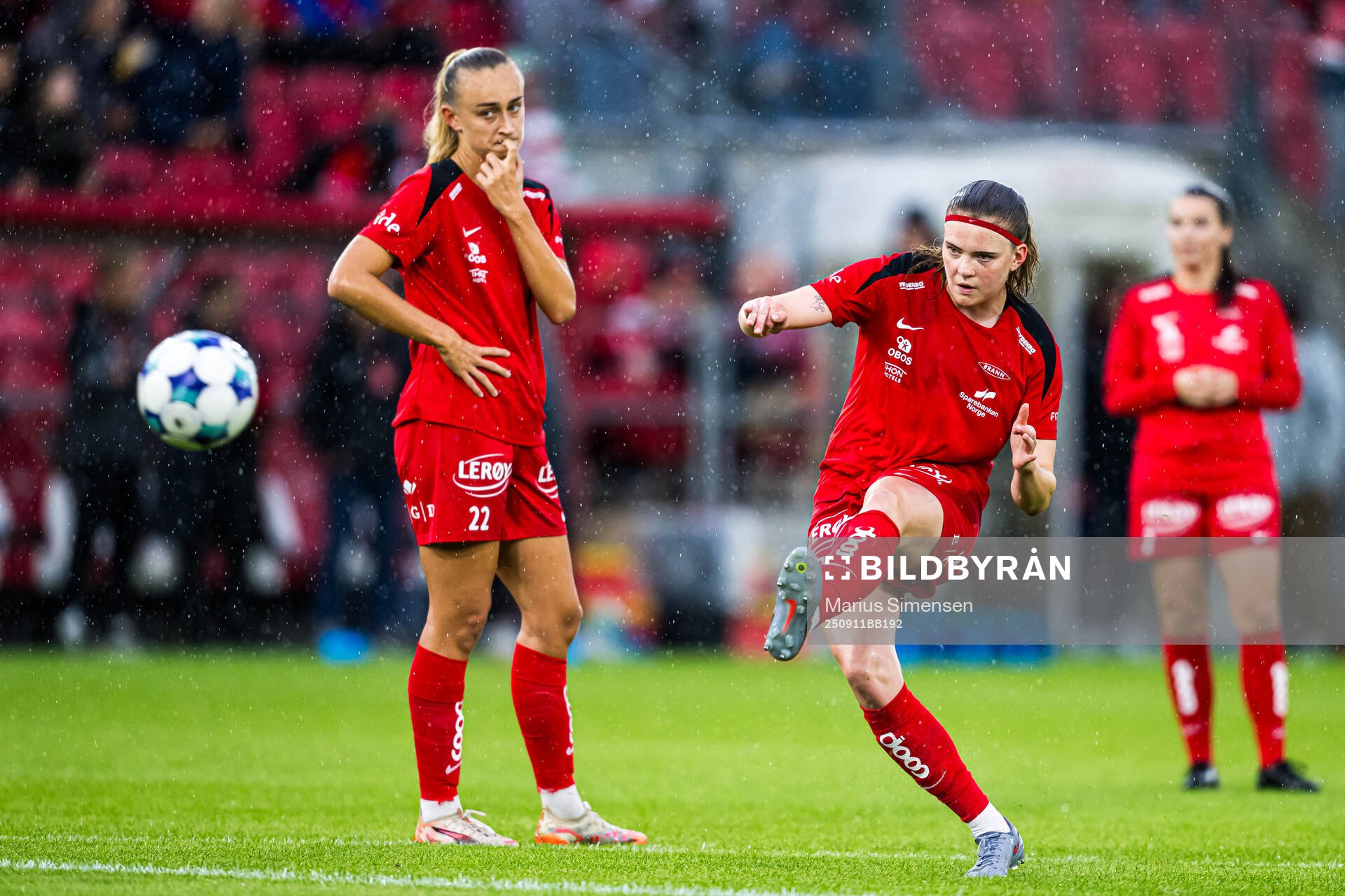 Signe Gaupset of Brann warms up
