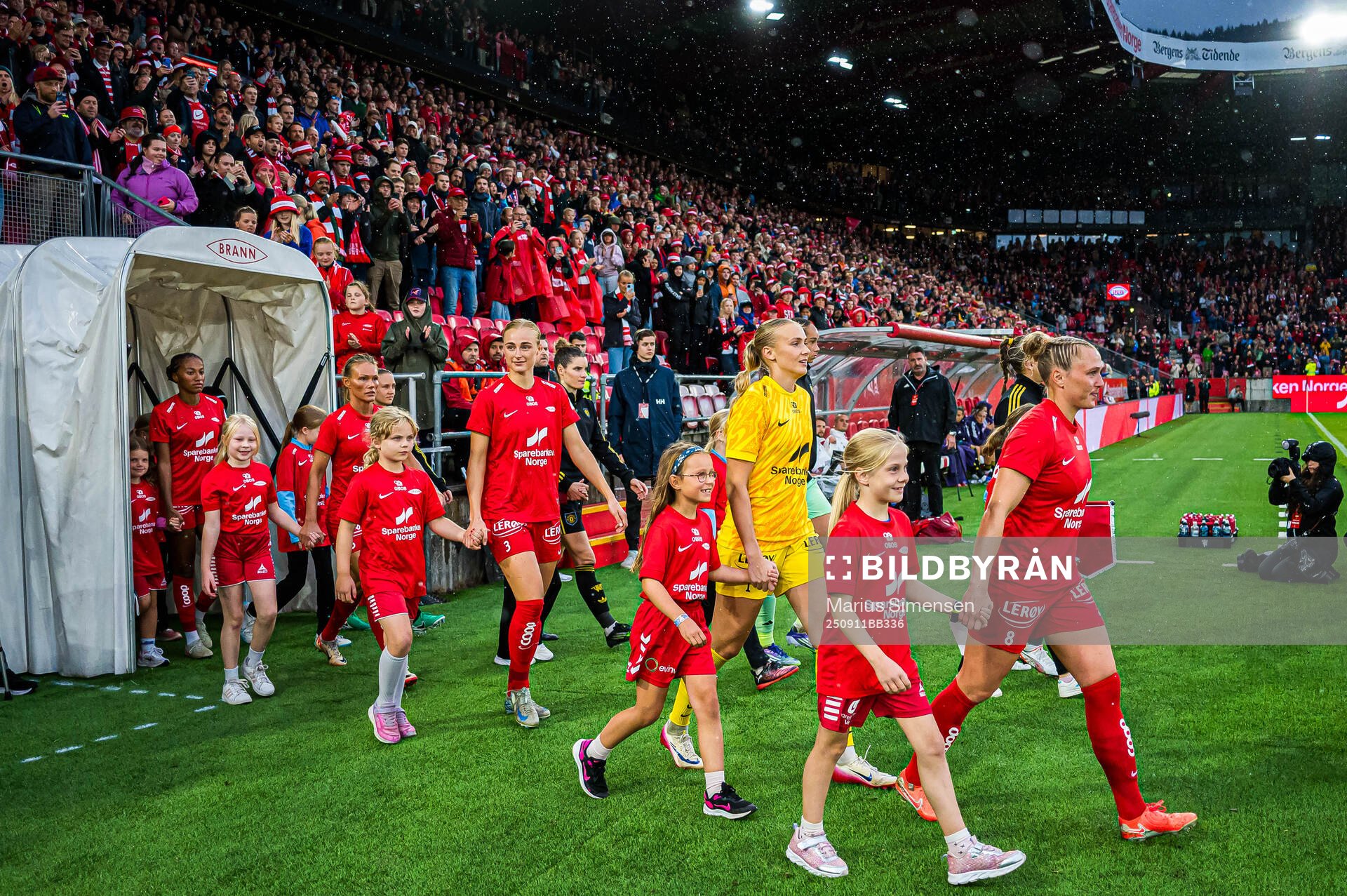 Mia Authen, Selma Panengstuen and Karoline Haugland of Brann