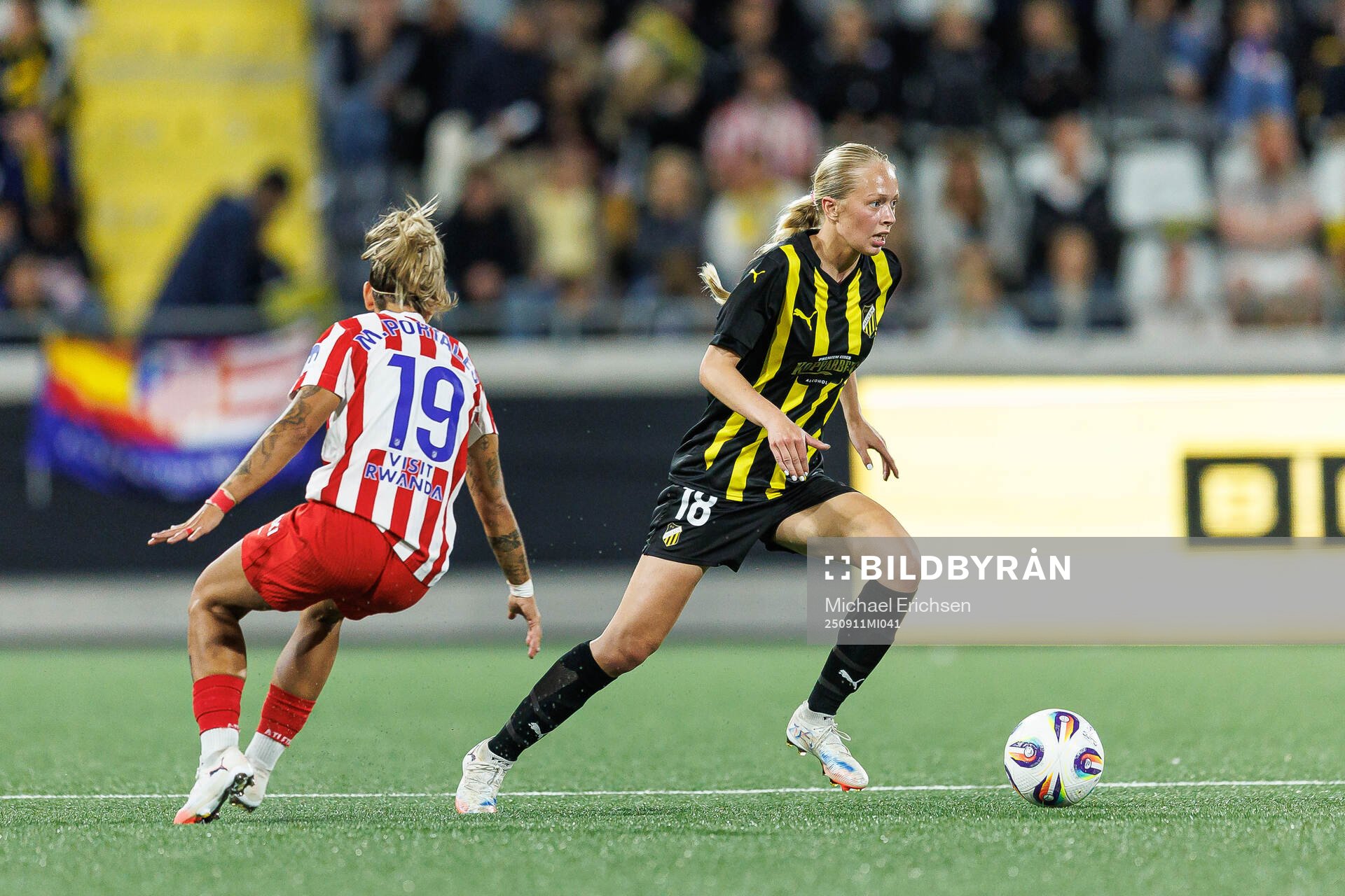 Macarena Portales of Atletico Madrid and Lisa Löwing of