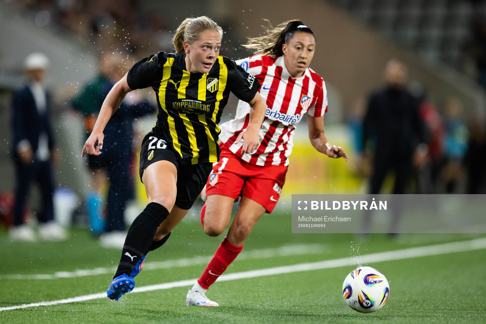 Alice Bergström of Häcken and Macarena Portales of