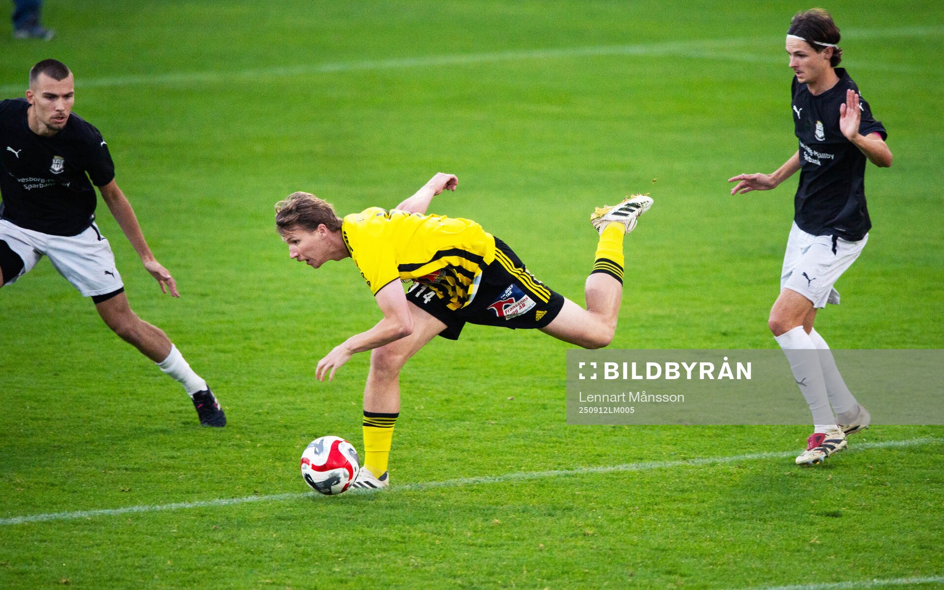 IFK Hässleholms Hugo Arvidsson och IFK balanserar på