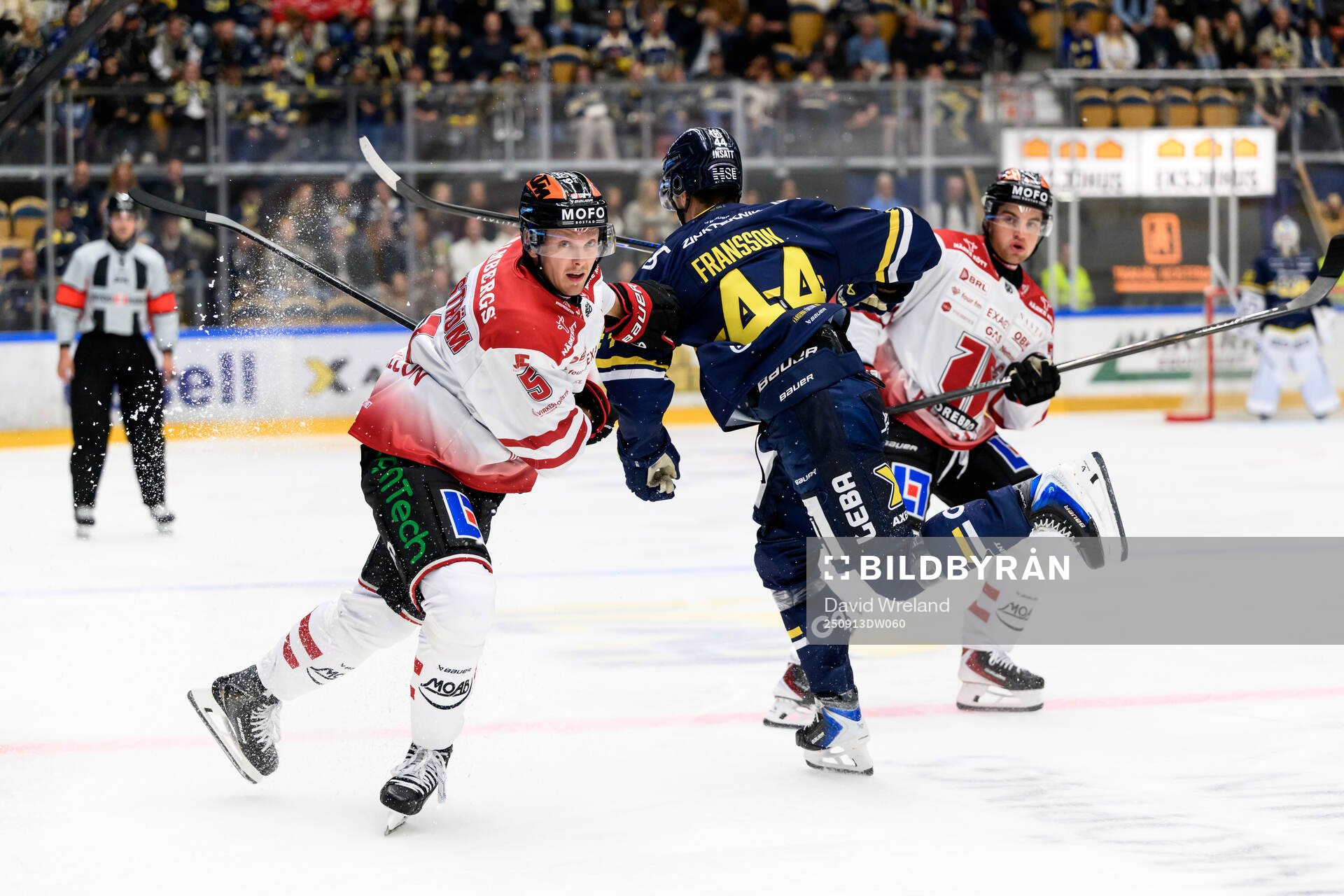 Örebros Gustav Backström och HV71s Hugo Fransson