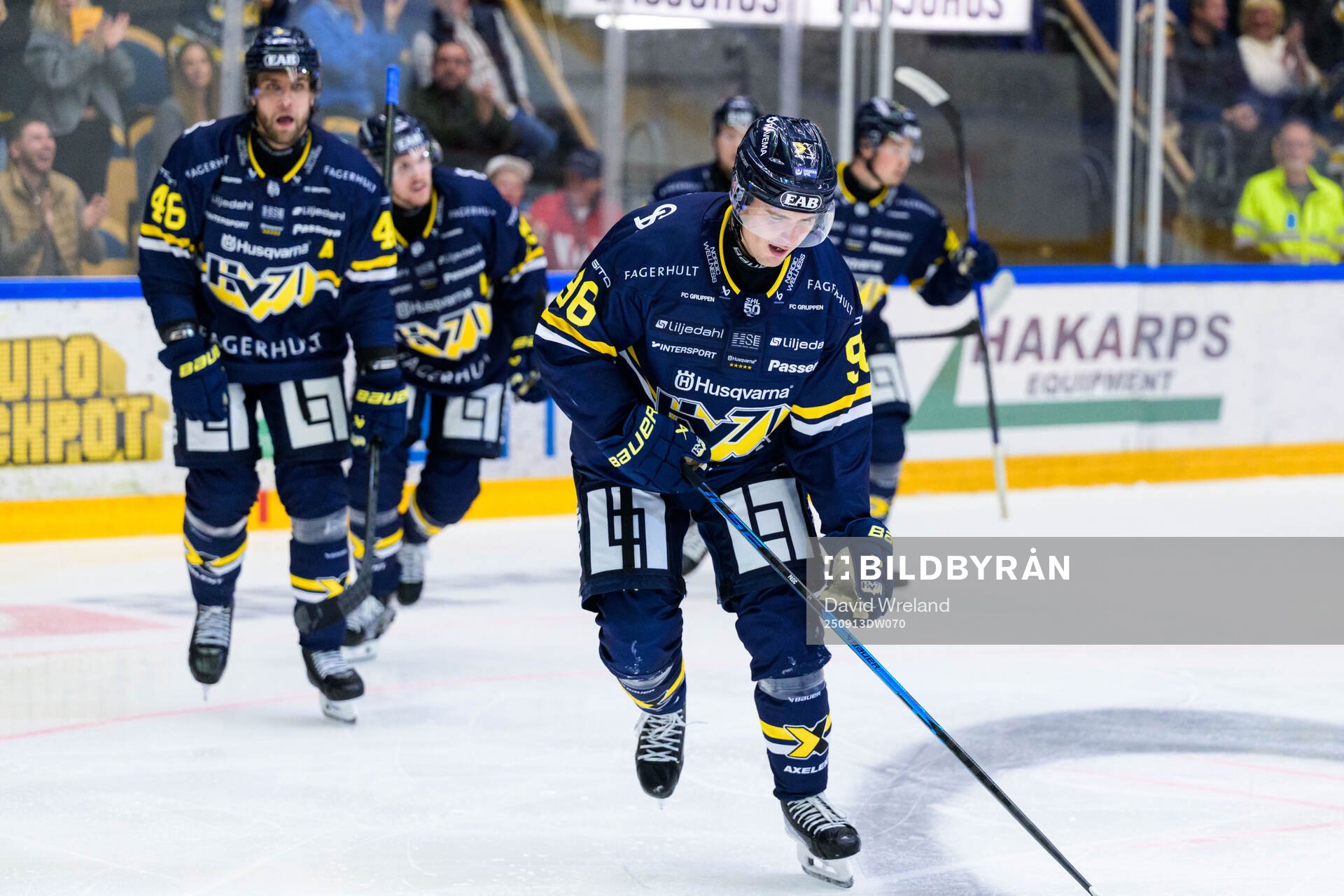 HV71s Nikola Pasic jublar