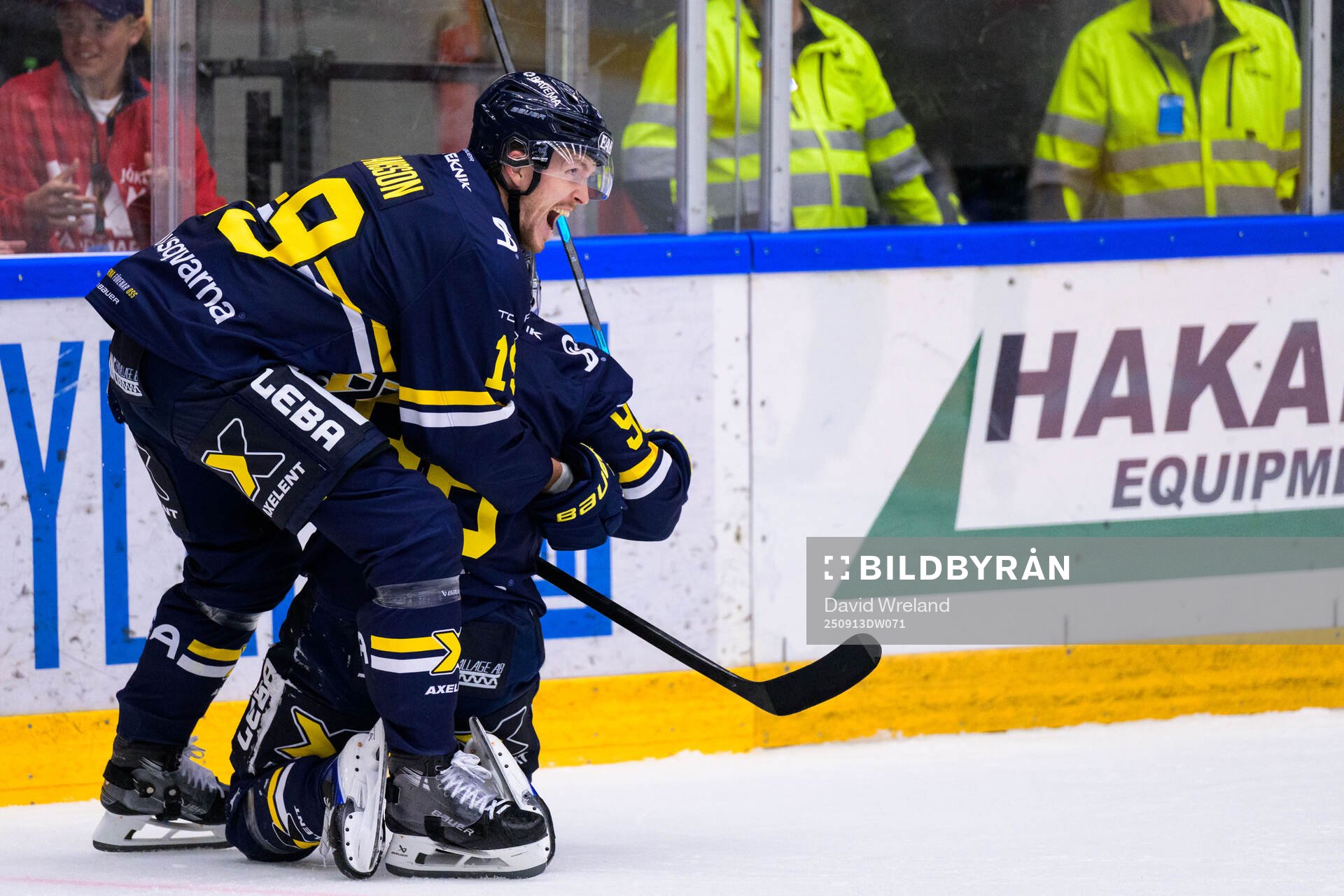 HV71s Nikola Pasic jublar