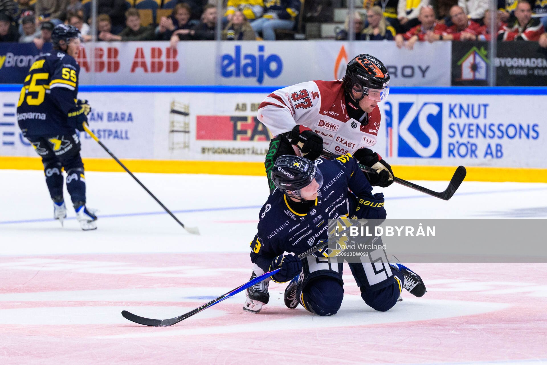 Örebros Glenn Gustafsson och HV71s Niklas Hansson