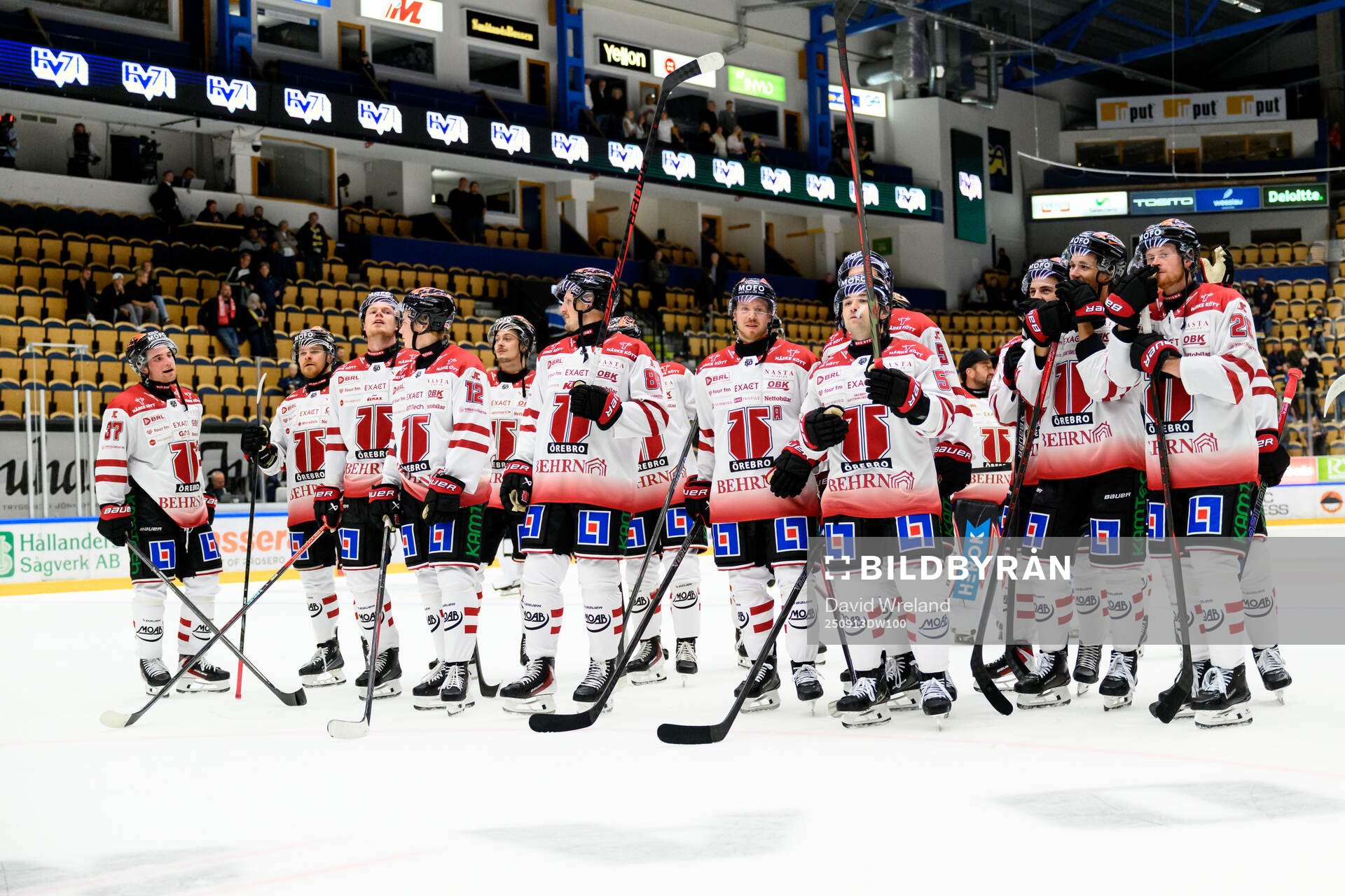 Örebros spelare jublar