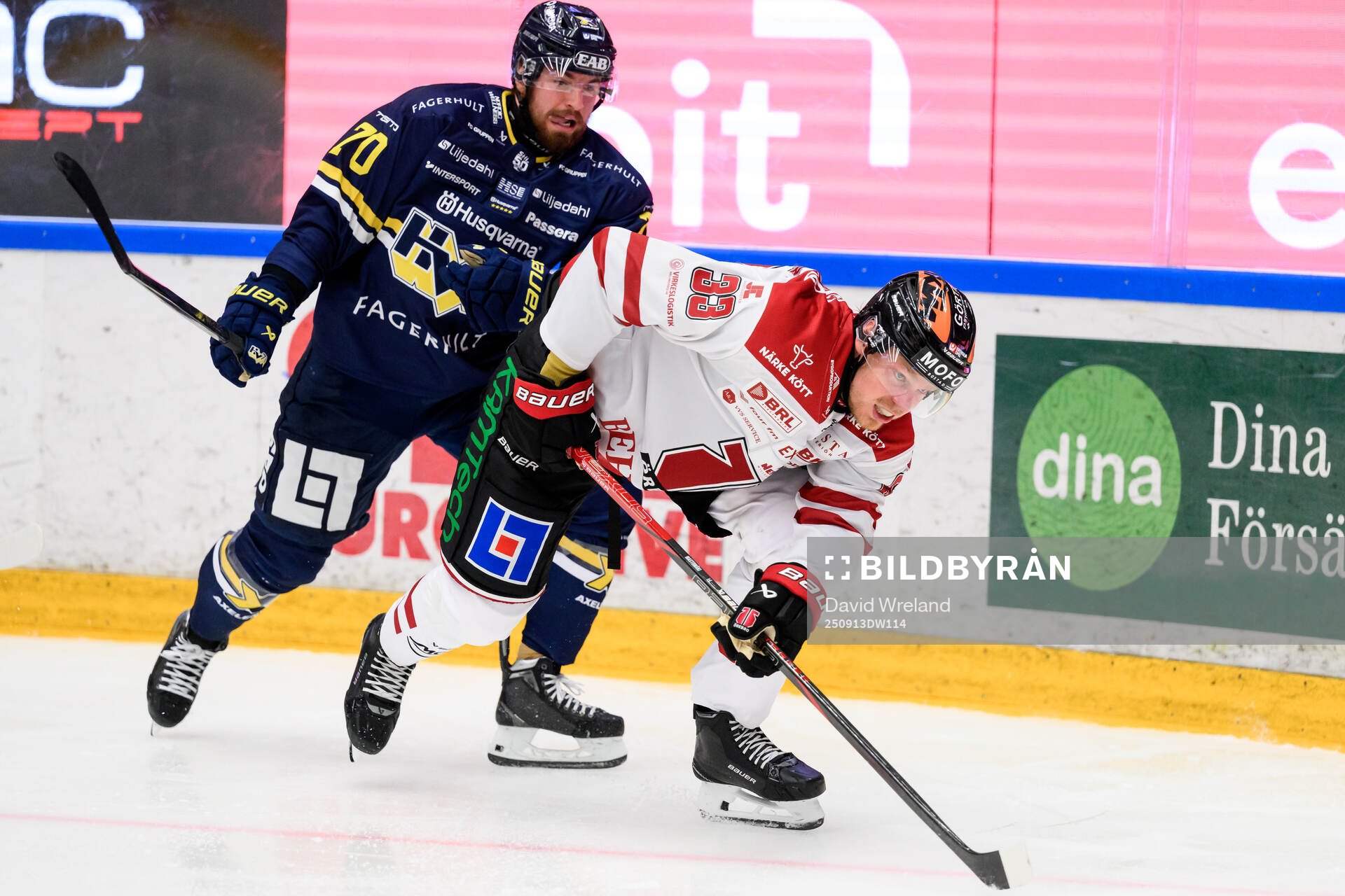 Örebros Christopher Mastomäki och HV71s Lukas Rousek
