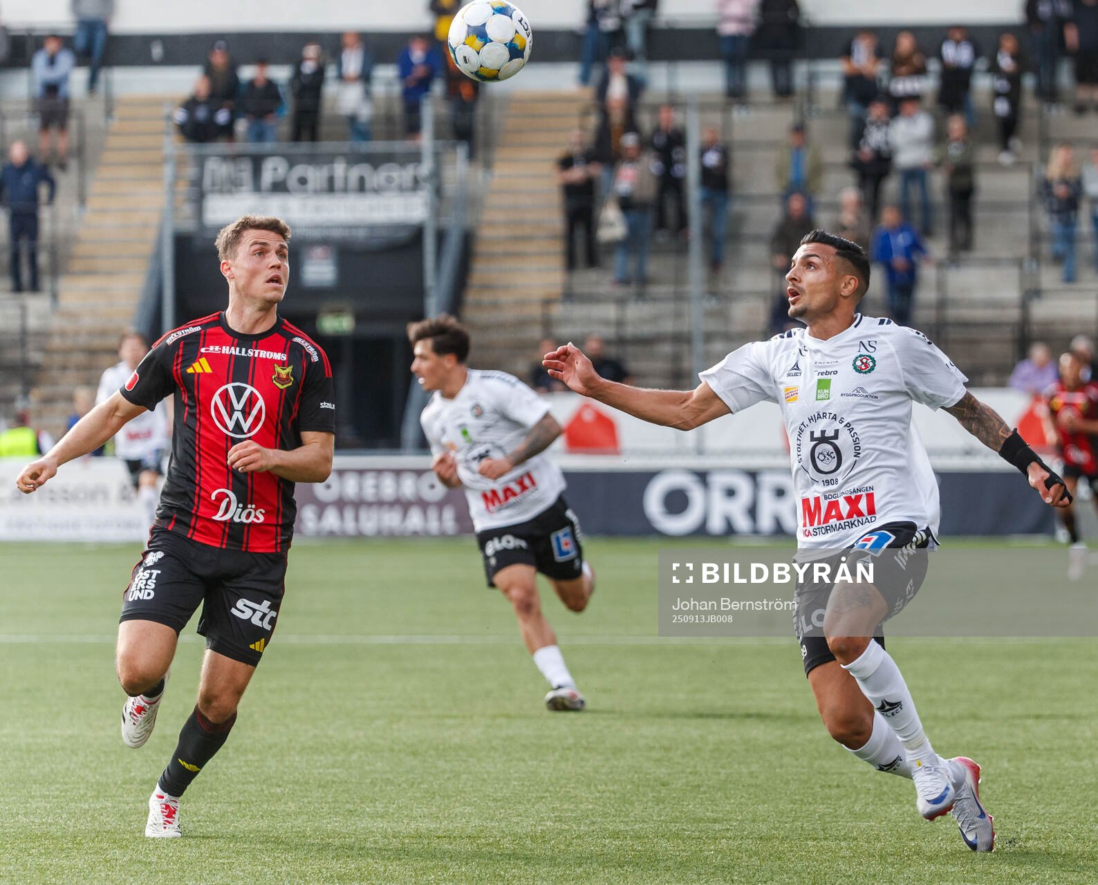 Östersunds Christian Enemark och Örebros Ahmed Yasin