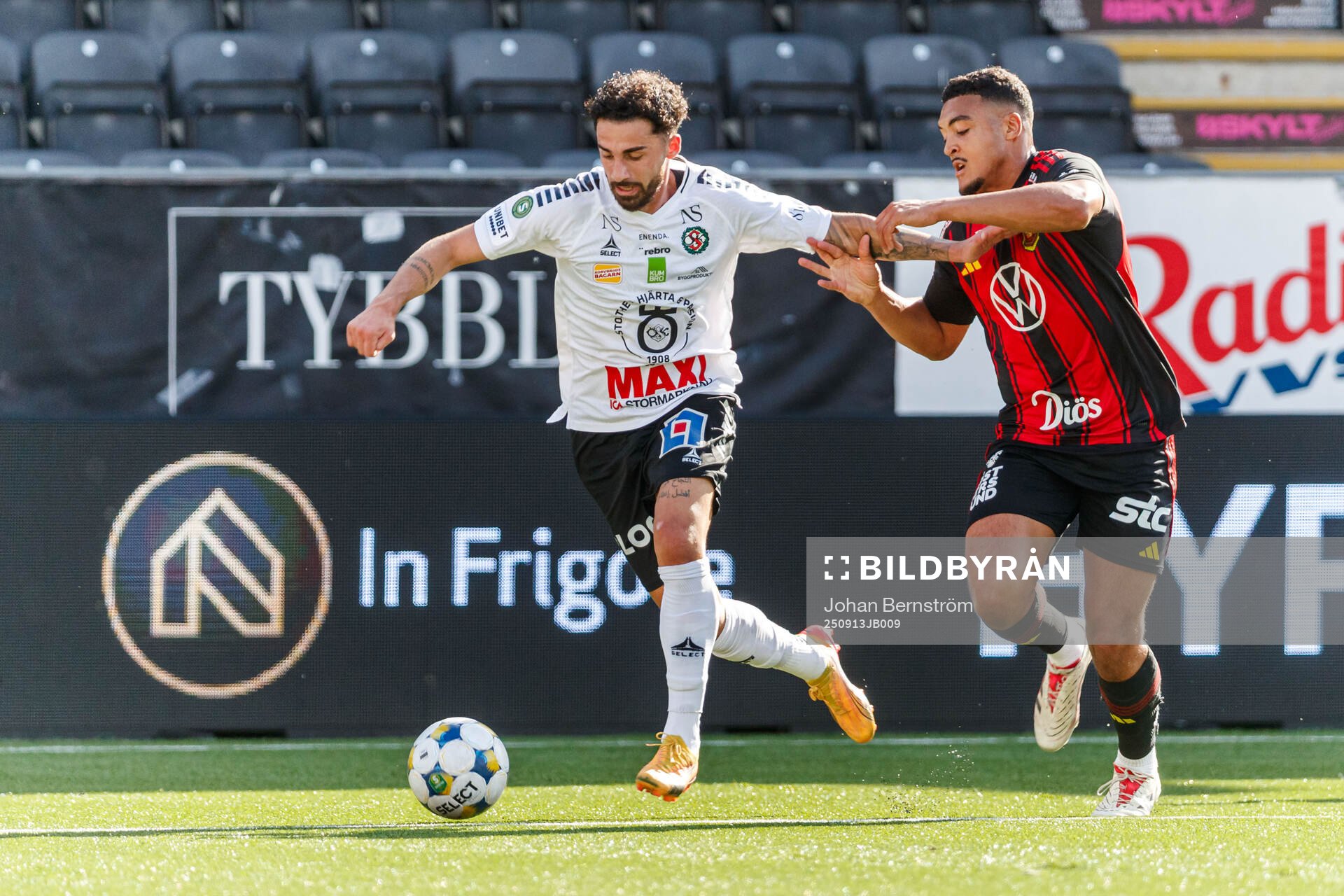 Örebros Simon Amin och Östersunds Gideon Granström