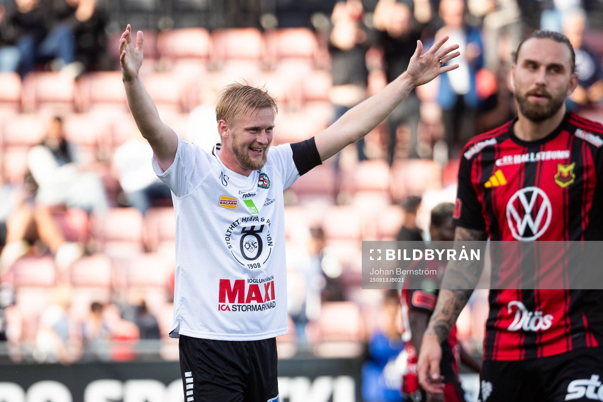 Örebros Karl Holmberg jublar