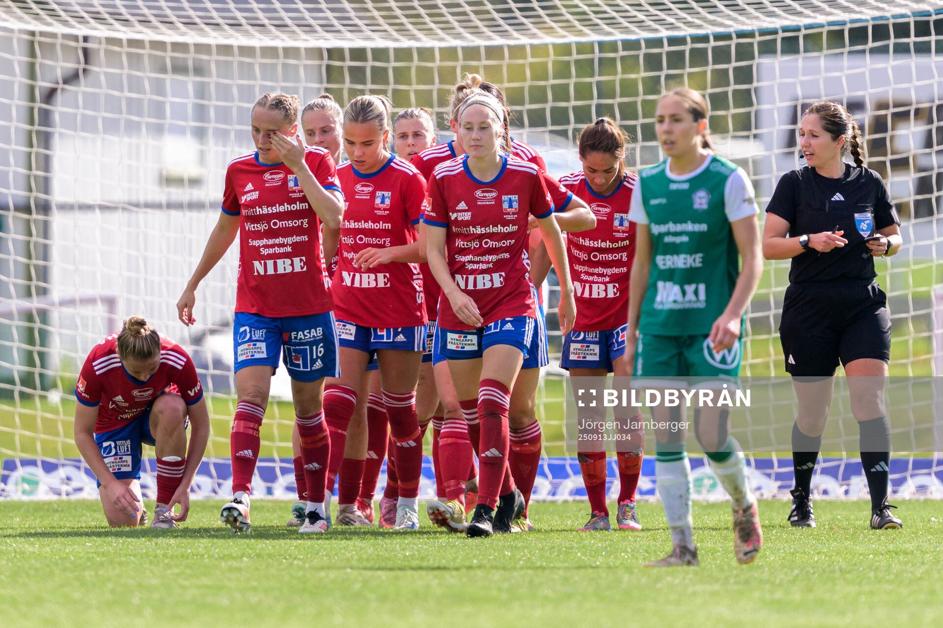 Vittsjös spelare jublar