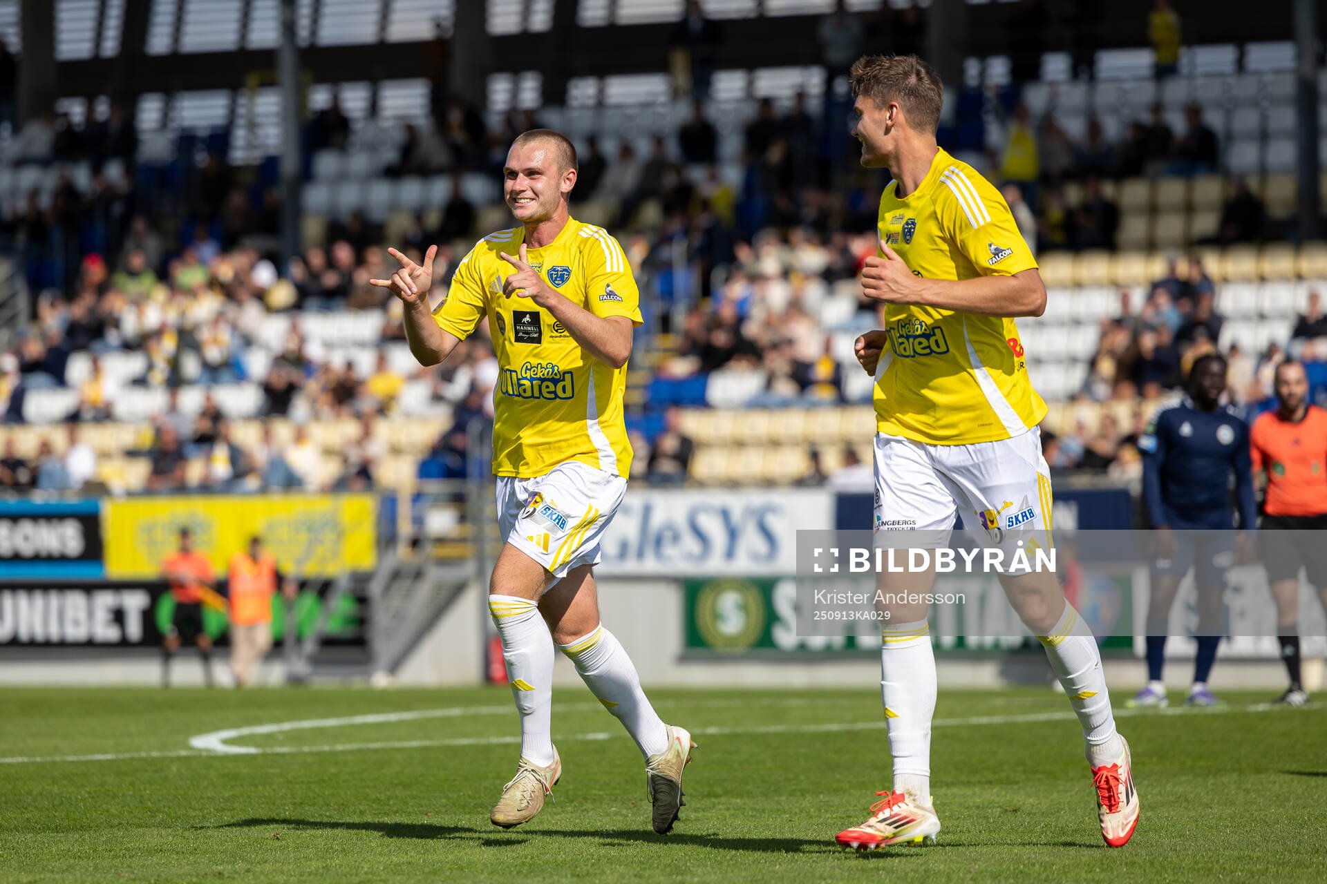 Falkenbergs Nils Bertilsson jublar