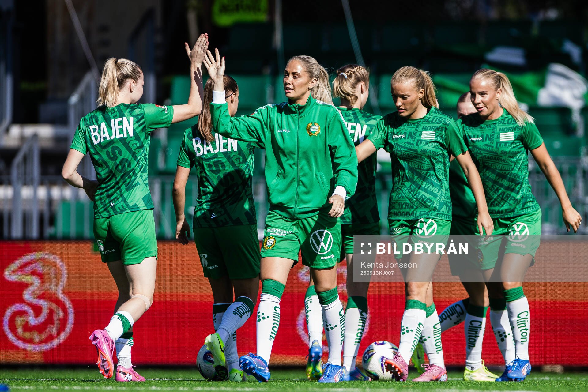 Hammarbys Alice Carlsson, Smilla Holmberg och Stina