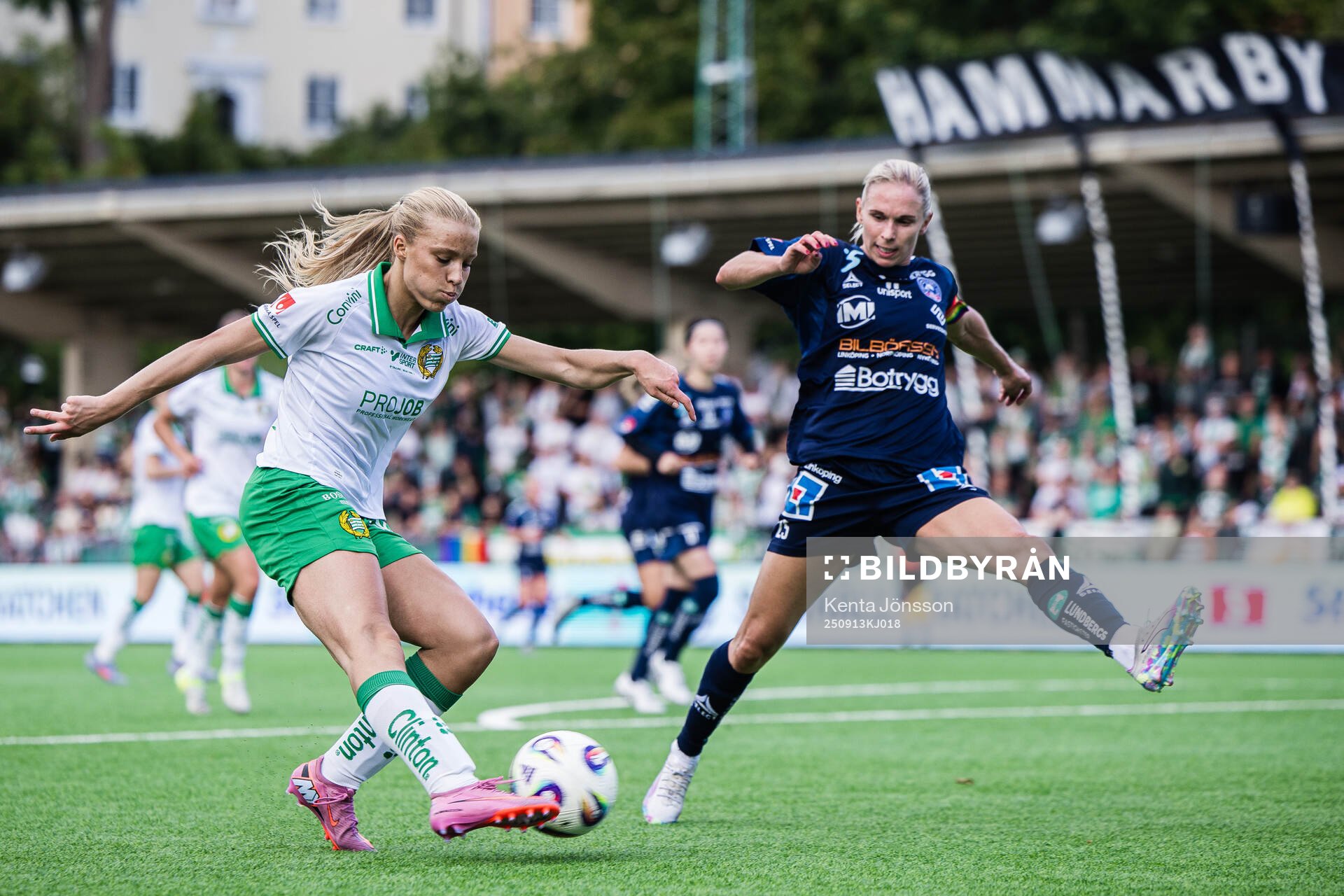 Hammarbys Smilla Holmberg och Linköpings Jonna Andersson