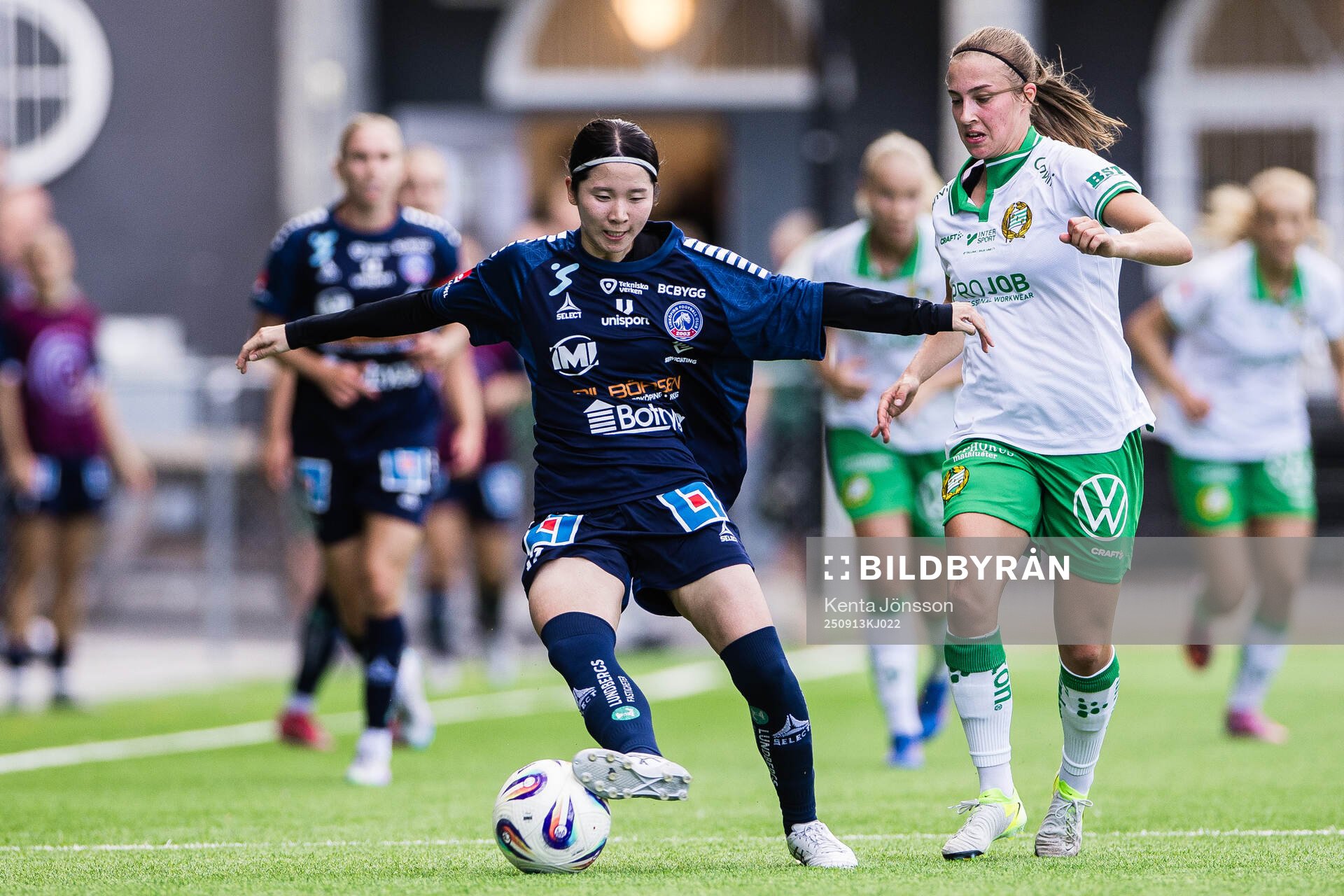 Linköpings Miu Kitamura och Hammarbys Vilma Emilia Koivisto
