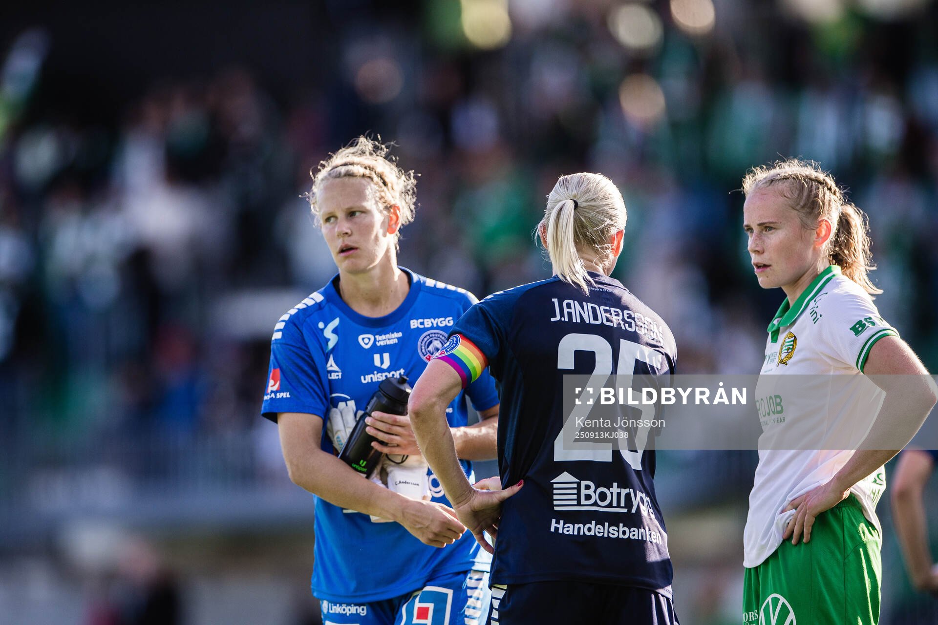 Linköpings målvakt Cajsa Andersson och Linköpings Jonna