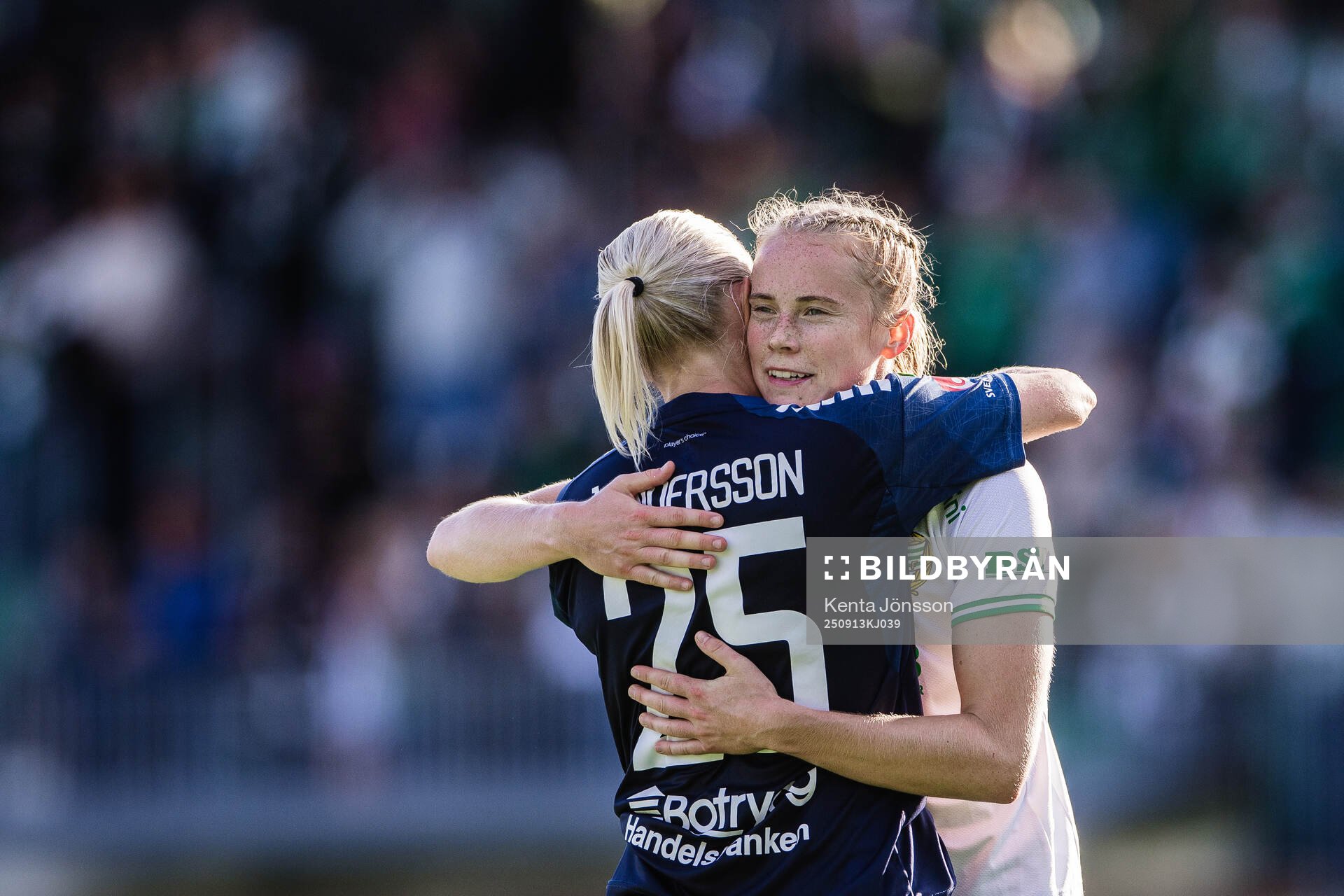 Linköpings Jonna Andersson och Hammarbys Julie Blakstad