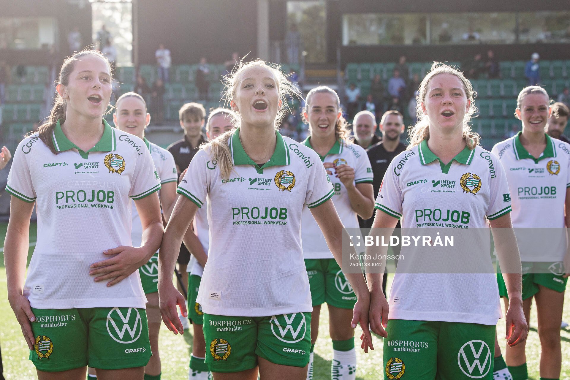 Hammarbys Stella Maiquez, Smilla Holmberg och Hannah
