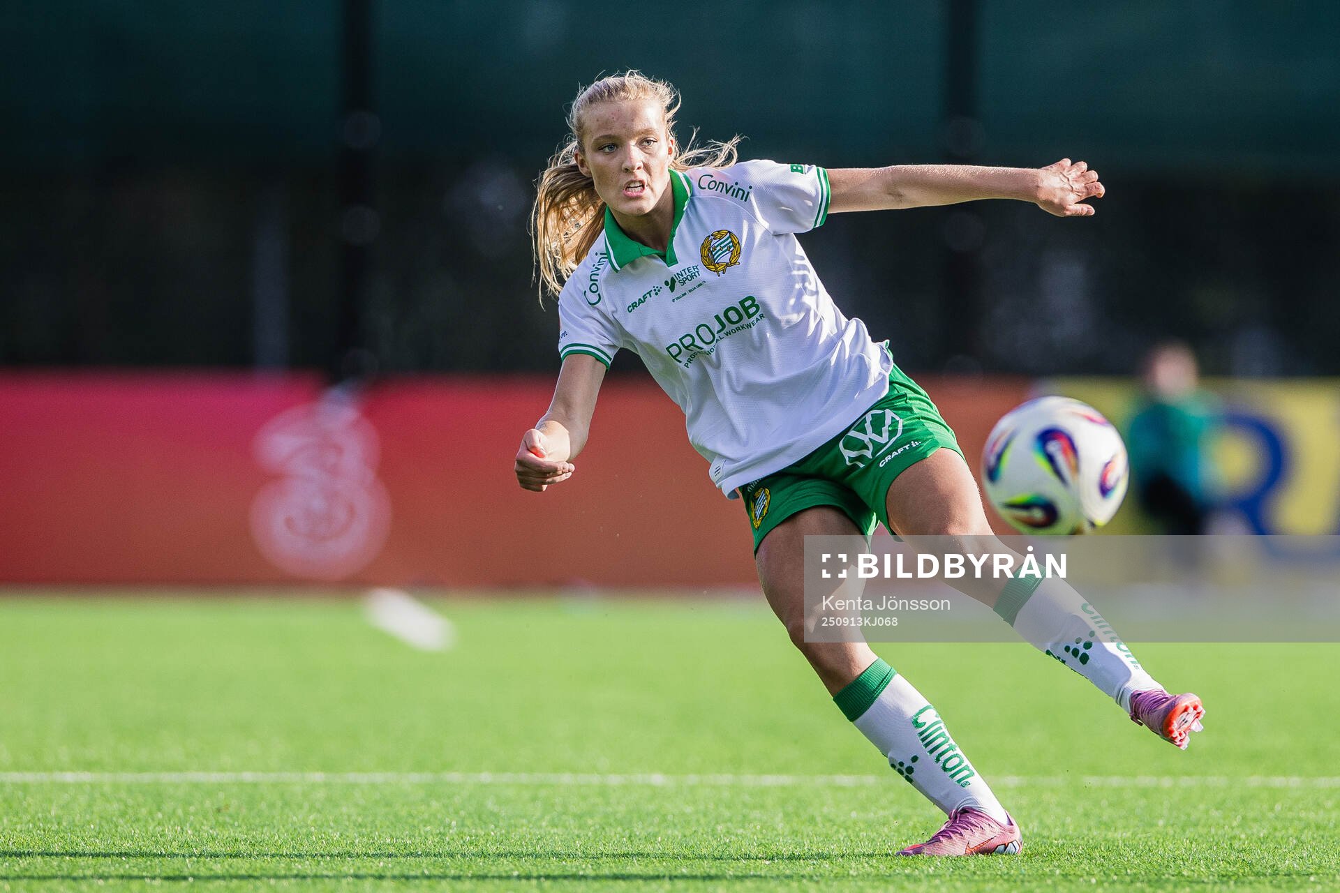 Hammarbys Smilla Holmbergunder fotbollsmatchen i