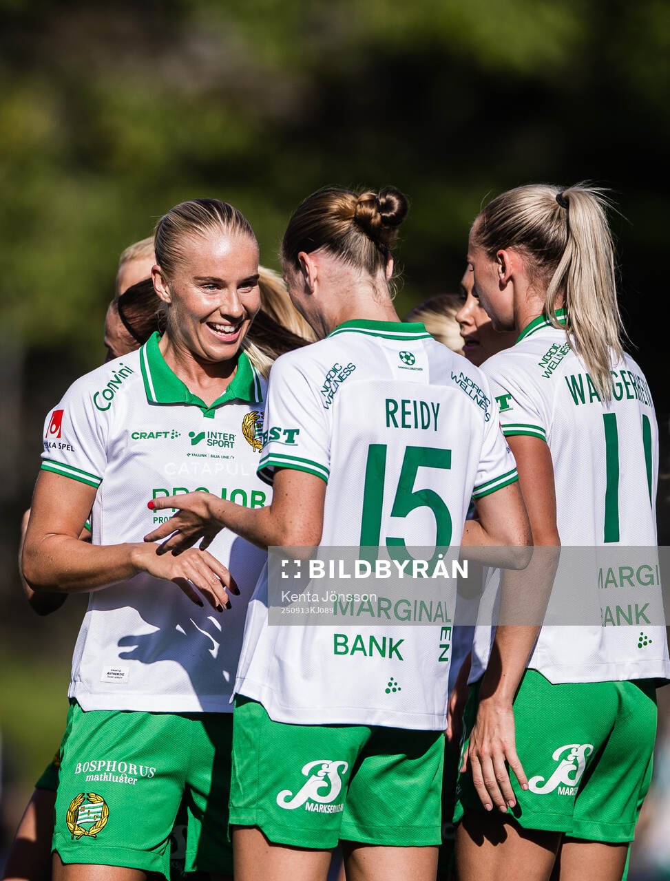 Hammarbys Stina Lennartsson och Sofia Reidy jublar