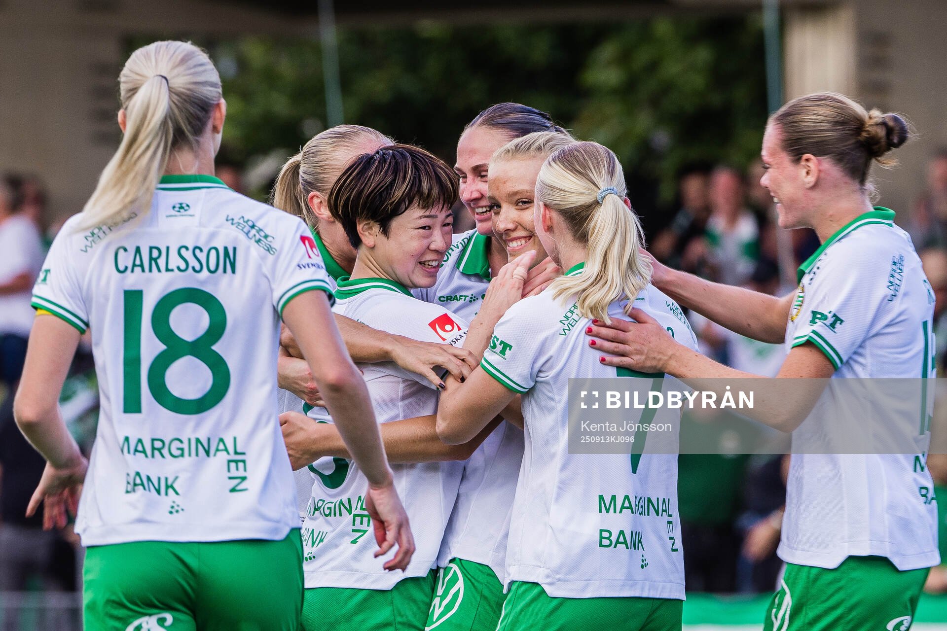 Hammarbys Smilla Holmberg jublar med Asato Miyagawa, Emilie