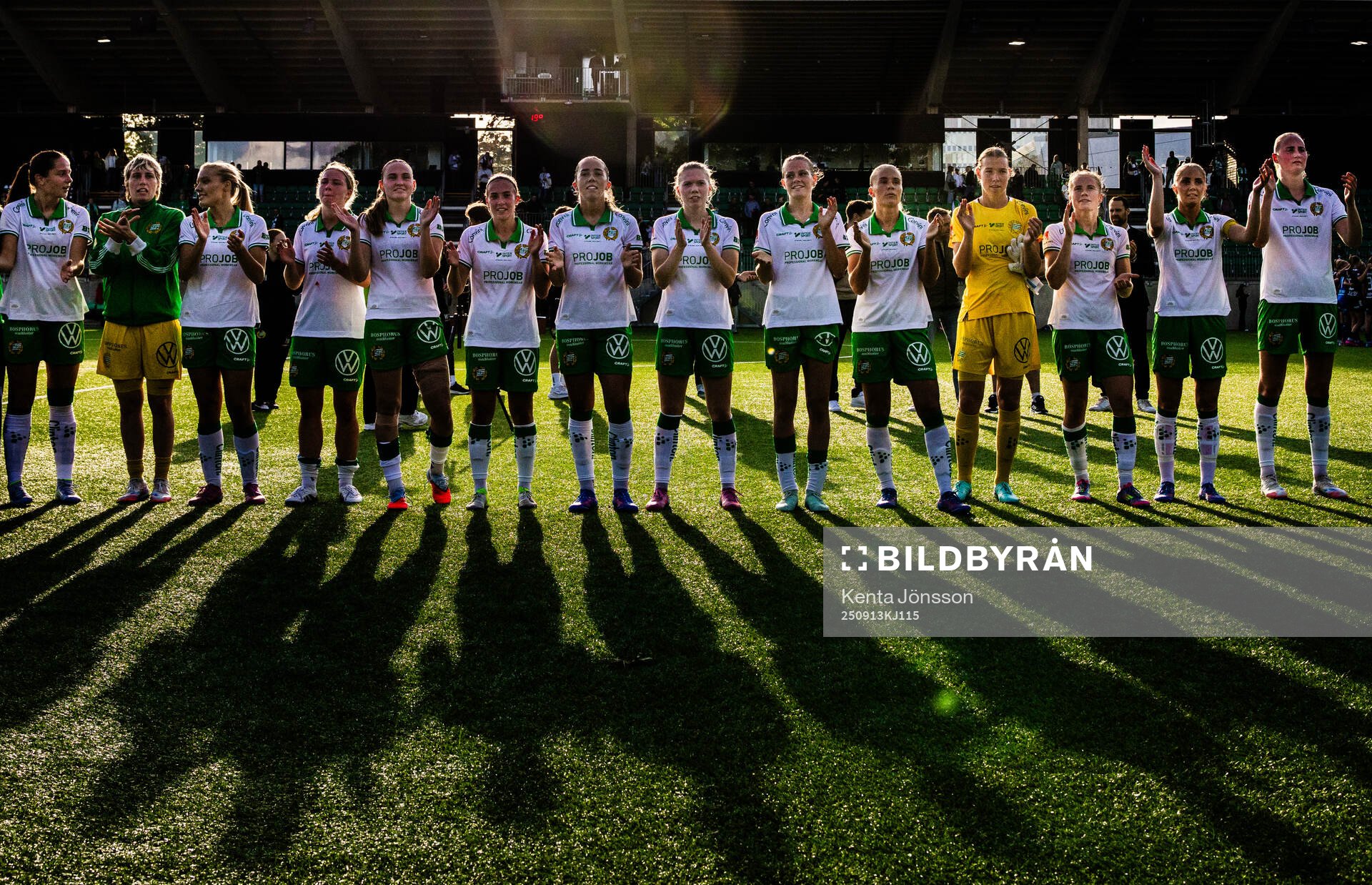 Hammarbys spelare jublar